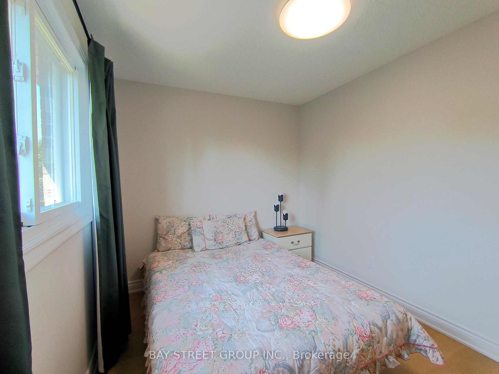 Photo 20 of 3282 Dragon Drive, Mississauga, Fairview — HOMEH