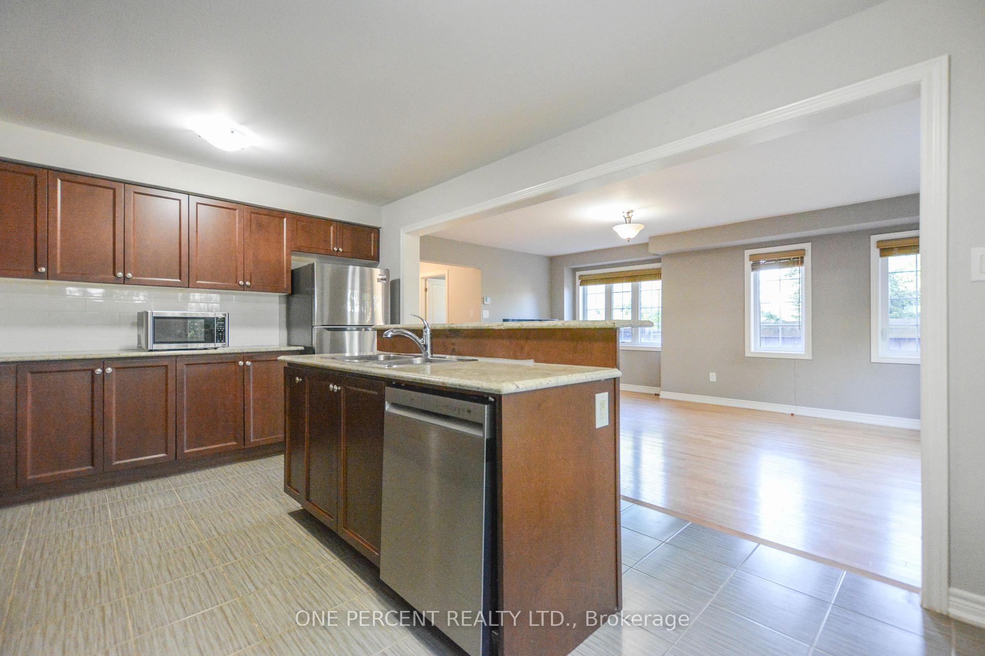 Photo 11 of 85 Benjamin Hood Crescent, Vaughan, Patterson — HOMEH