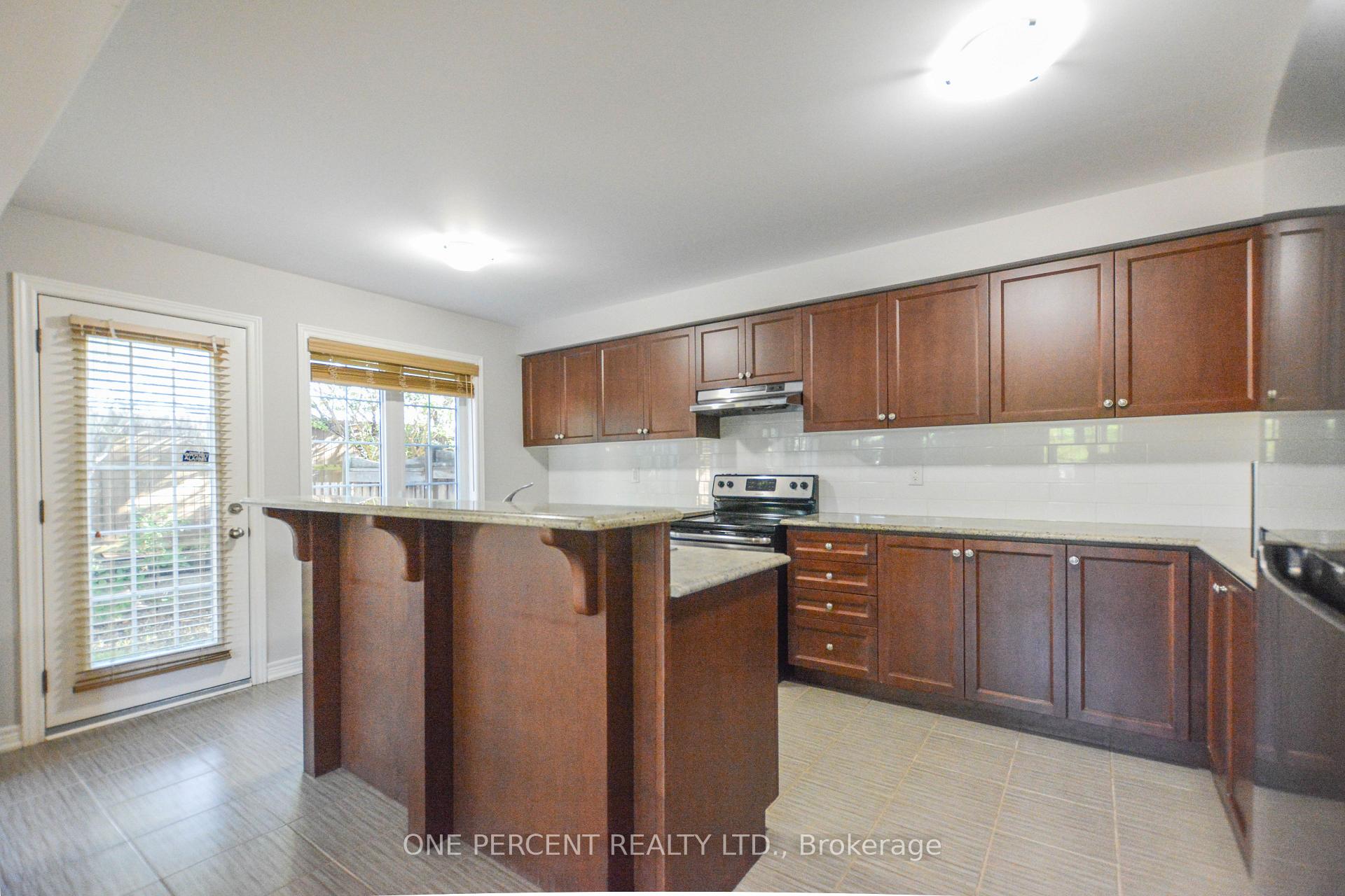 Photo 13 of 85 Benjamin Hood Crescent, Vaughan, Patterson — HOMEH