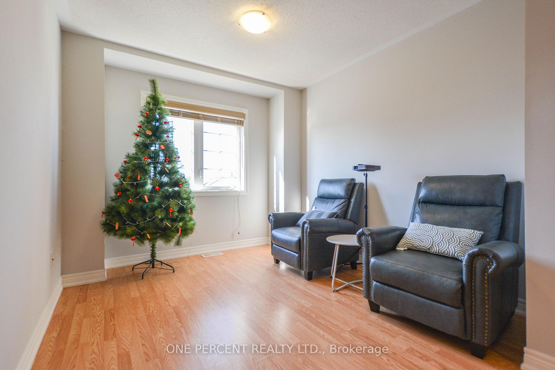 Photo 15 of 85 Benjamin Hood Crescent, Vaughan, Patterson — HOMEH