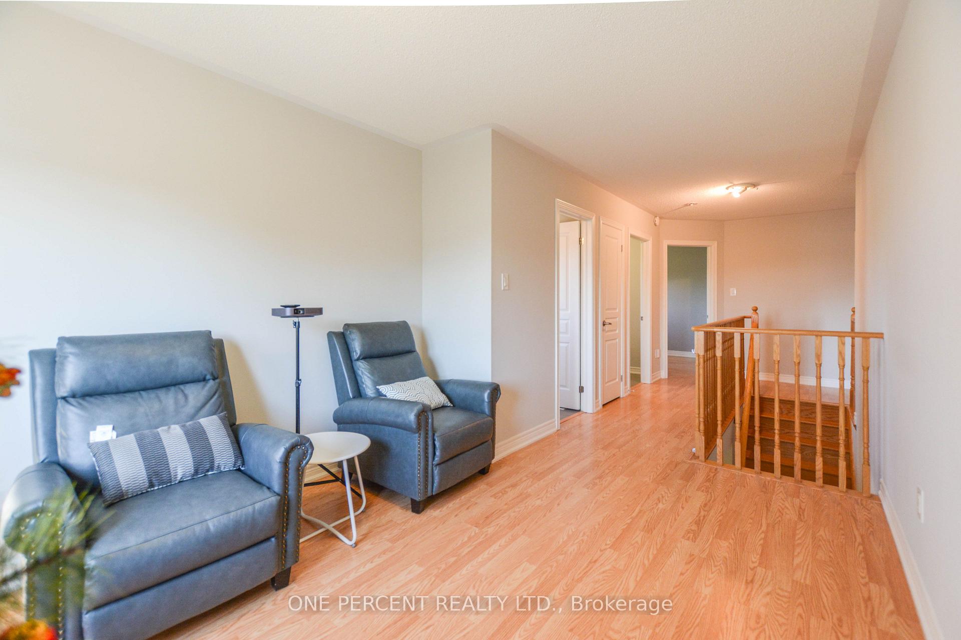 Photo 25 of 85 Benjamin Hood Crescent, Vaughan, Patterson — HOMEH