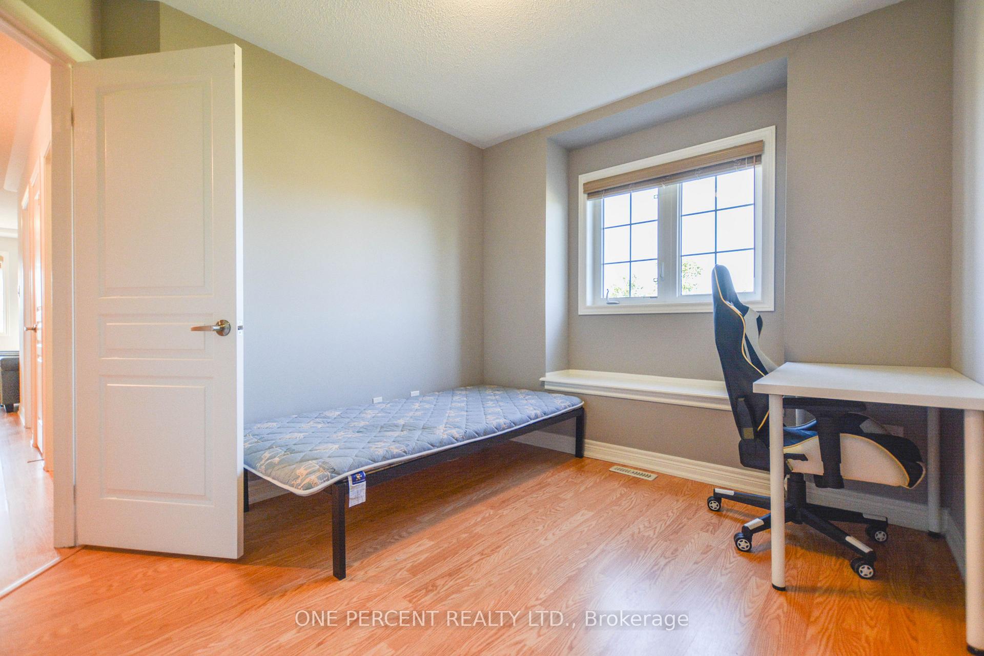 Photo 26 of 85 Benjamin Hood Crescent, Vaughan, Patterson — HOMEH