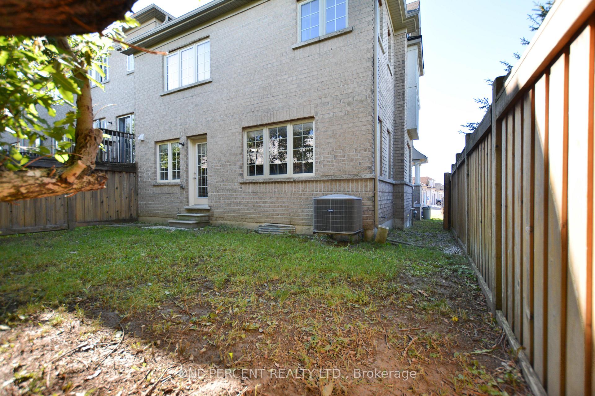 Photo 33 of 85 Benjamin Hood Crescent, Vaughan, Patterson — HOMEH