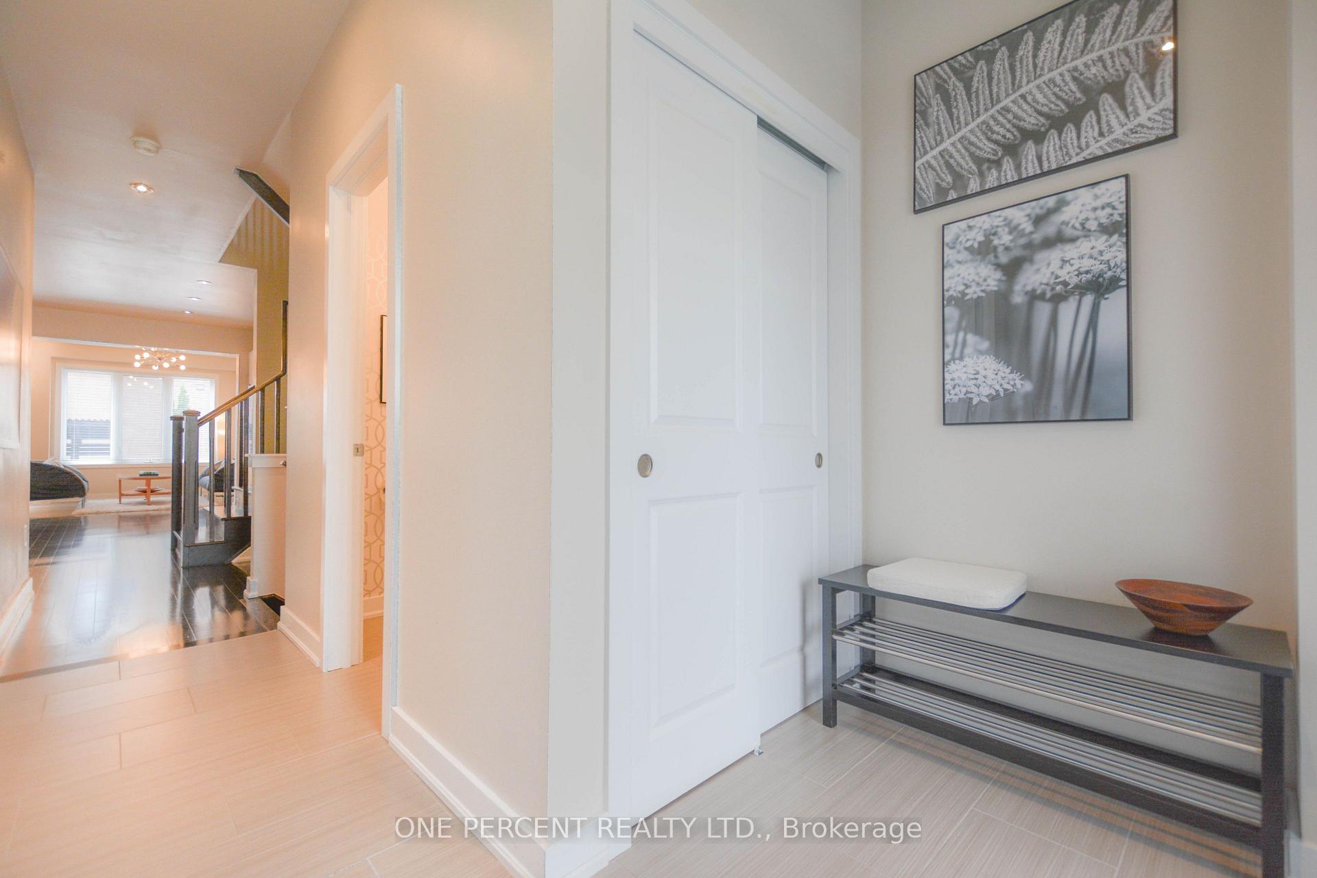 Photo 4 of 16 Denarius Crescent, Richmond Hill, Oak Ridges Lake Wilcox — HOMEH