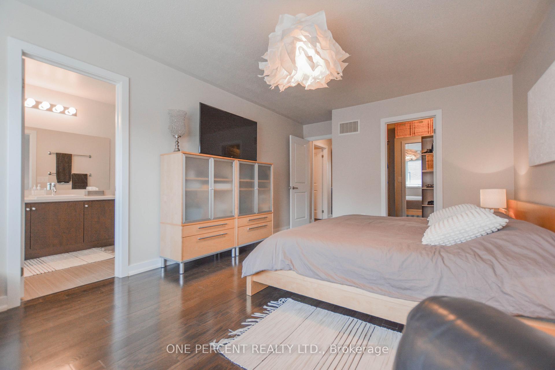 Photo 18 of 16 Denarius Crescent, Richmond Hill, Oak Ridges Lake Wilcox — HOMEH