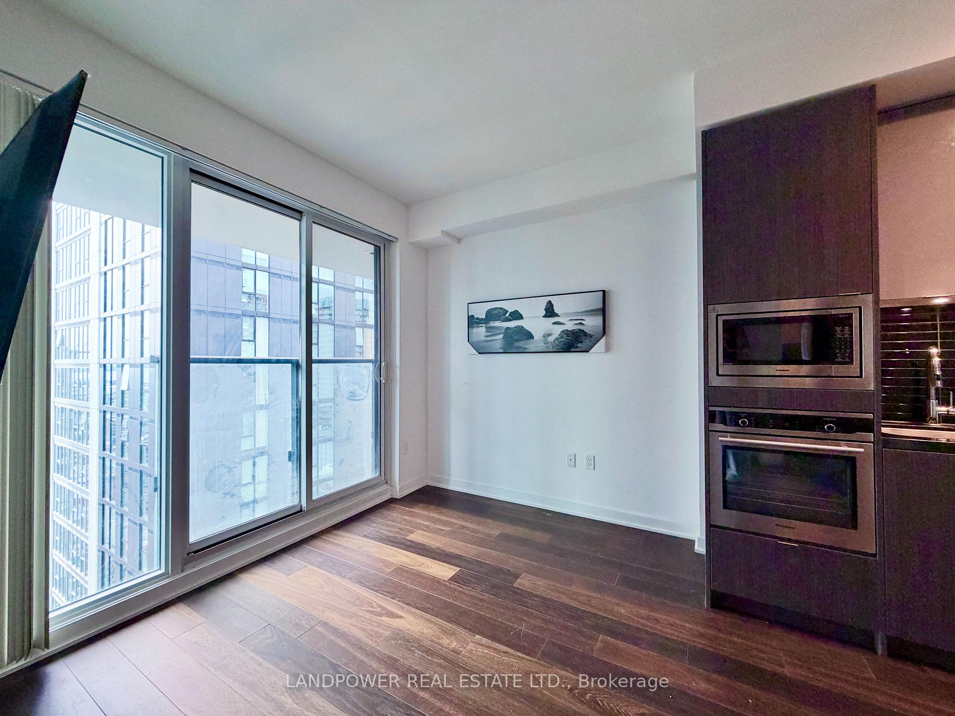 Photo 6 of Unit 4107, 115 Blue Jays Way, Toronto, Waterfront Communities — HOMEH