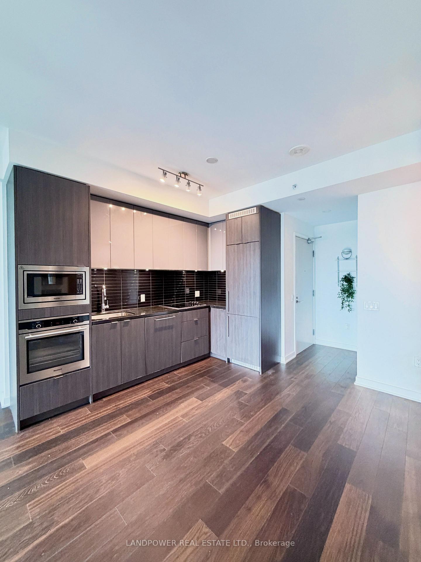 Photo 8 of Unit 4107, 115 Blue Jays Way, Toronto, Waterfront Communities — HOMEH