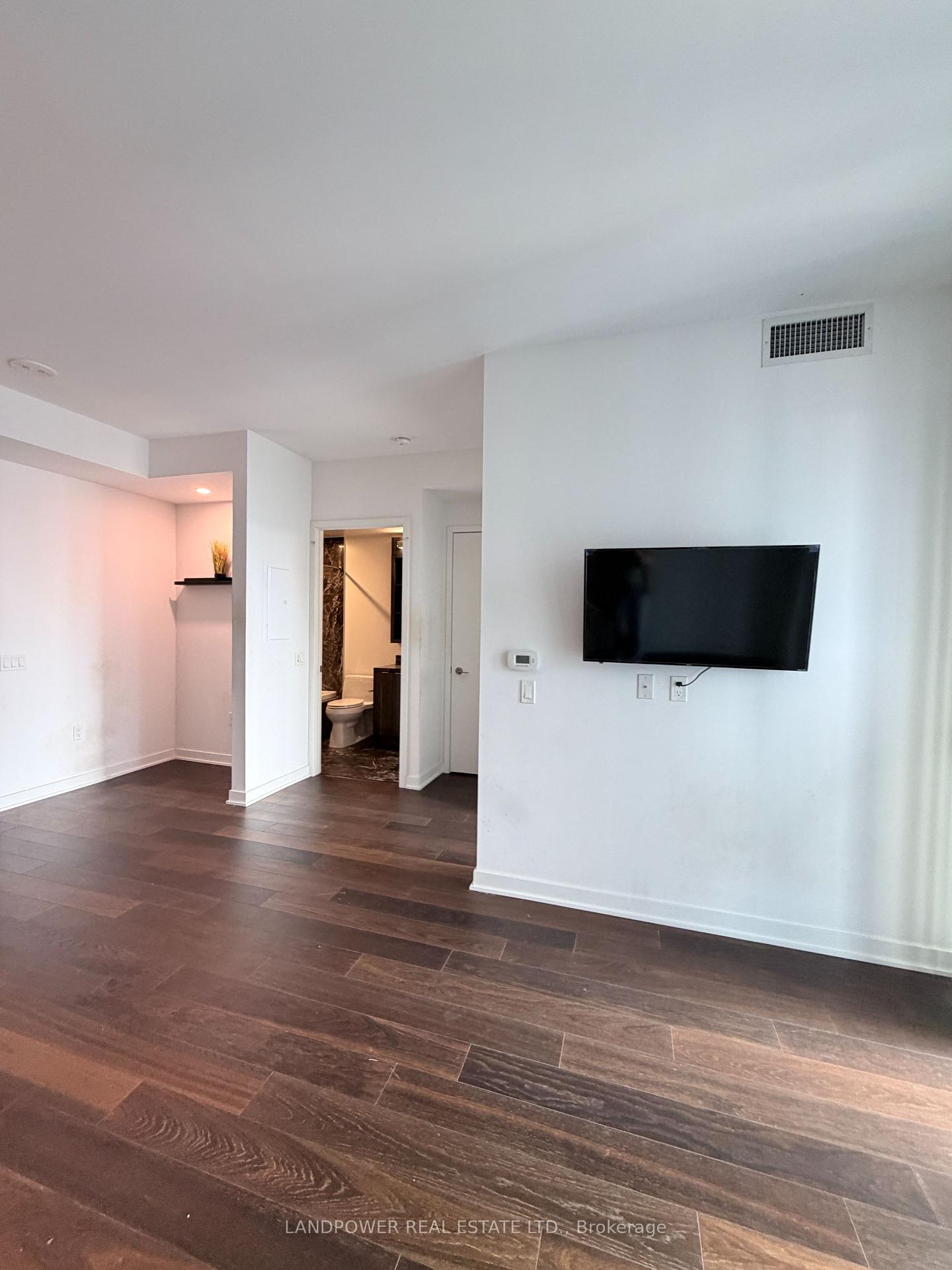 Photo 7 of Unit 4107, 115 Blue Jays Way, Toronto, Waterfront Communities — HOMEH
