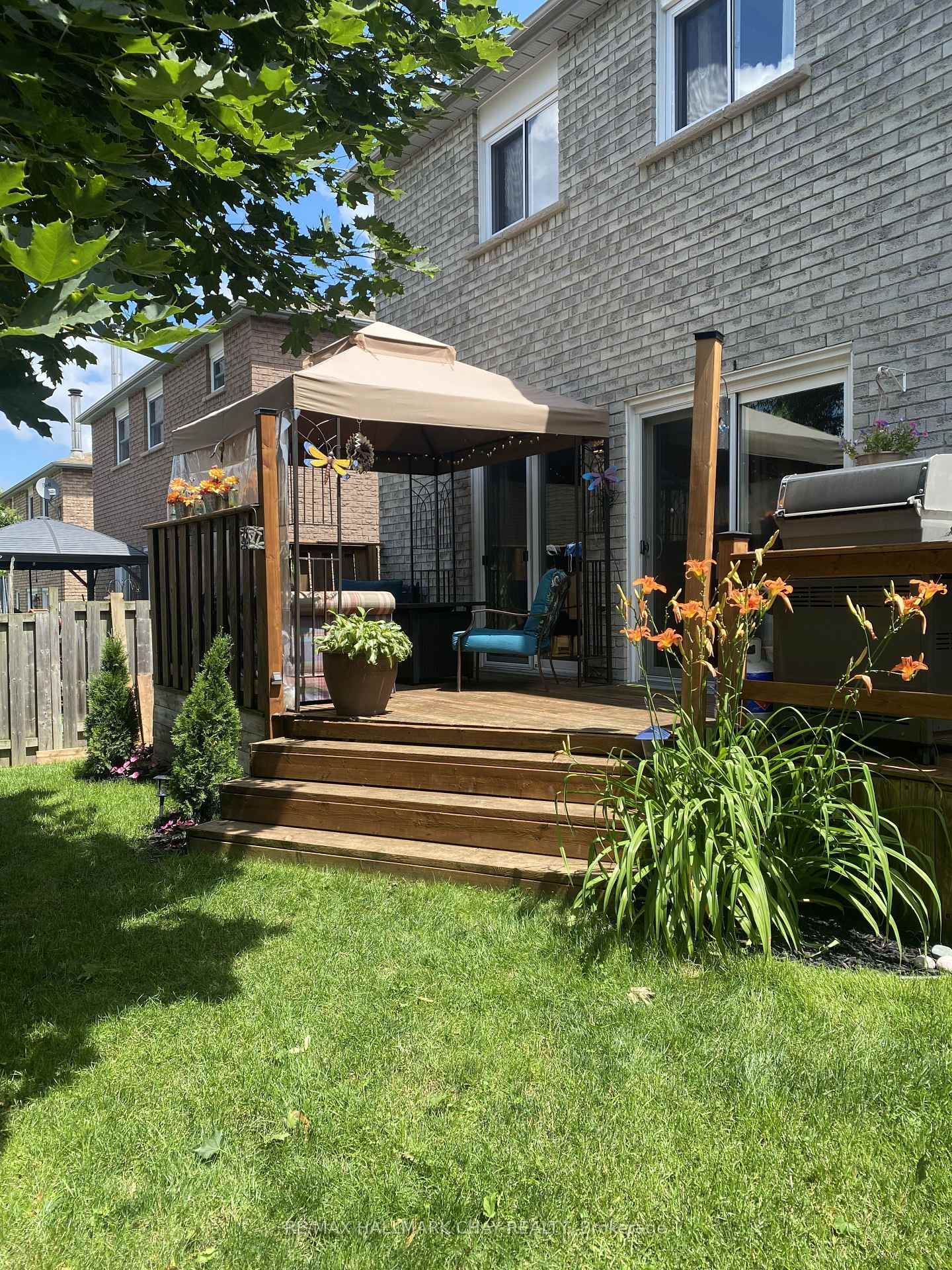 Photo 4 of 61 Carruthers Crescent, Barrie, Grove East — HOMEH