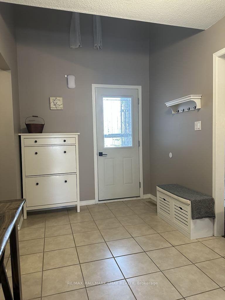 Photo 8 of 61 Carruthers Crescent, Barrie, Grove East — HOMEH