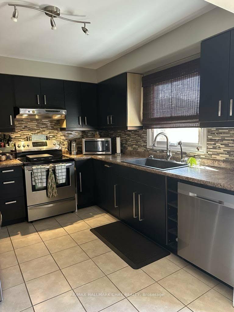 Photo 11 of 61 Carruthers Crescent, Barrie, Grove East — HOMEH