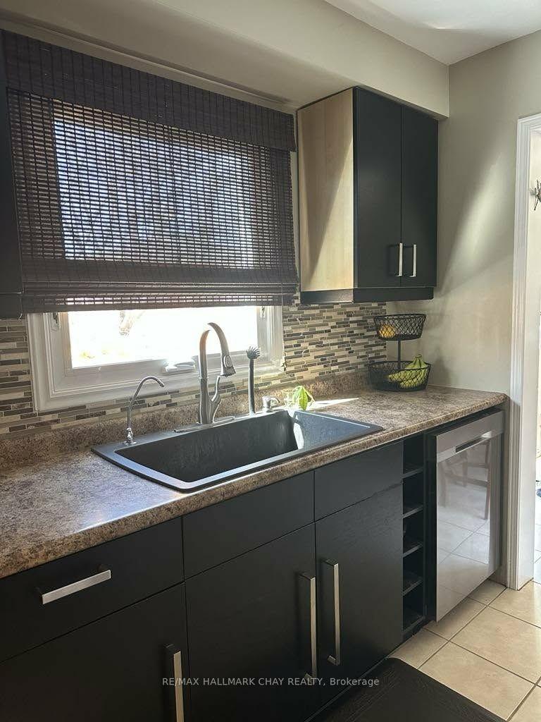Photo 12 of 61 Carruthers Crescent, Barrie, Grove East — HOMEH