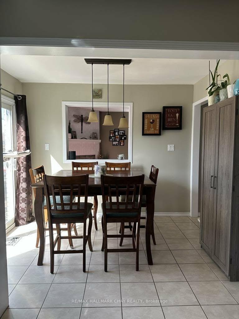 Photo 13 of 61 Carruthers Crescent, Barrie, Grove East — HOMEH