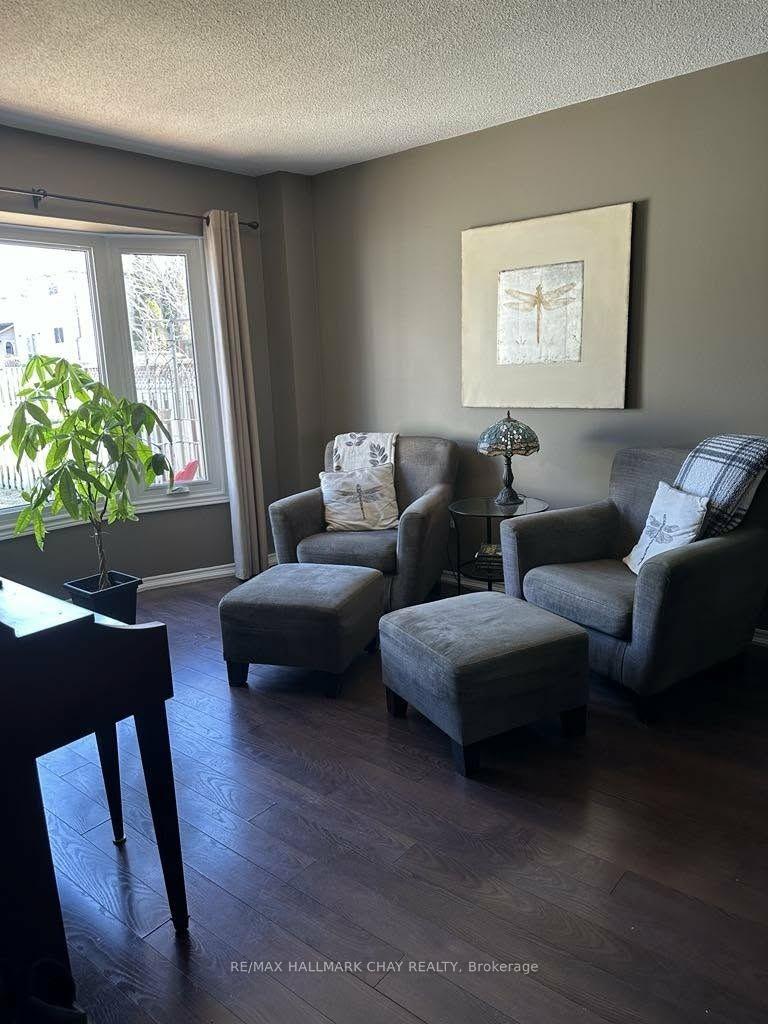 Photo 17 of 61 Carruthers Crescent, Barrie, Grove East — HOMEH