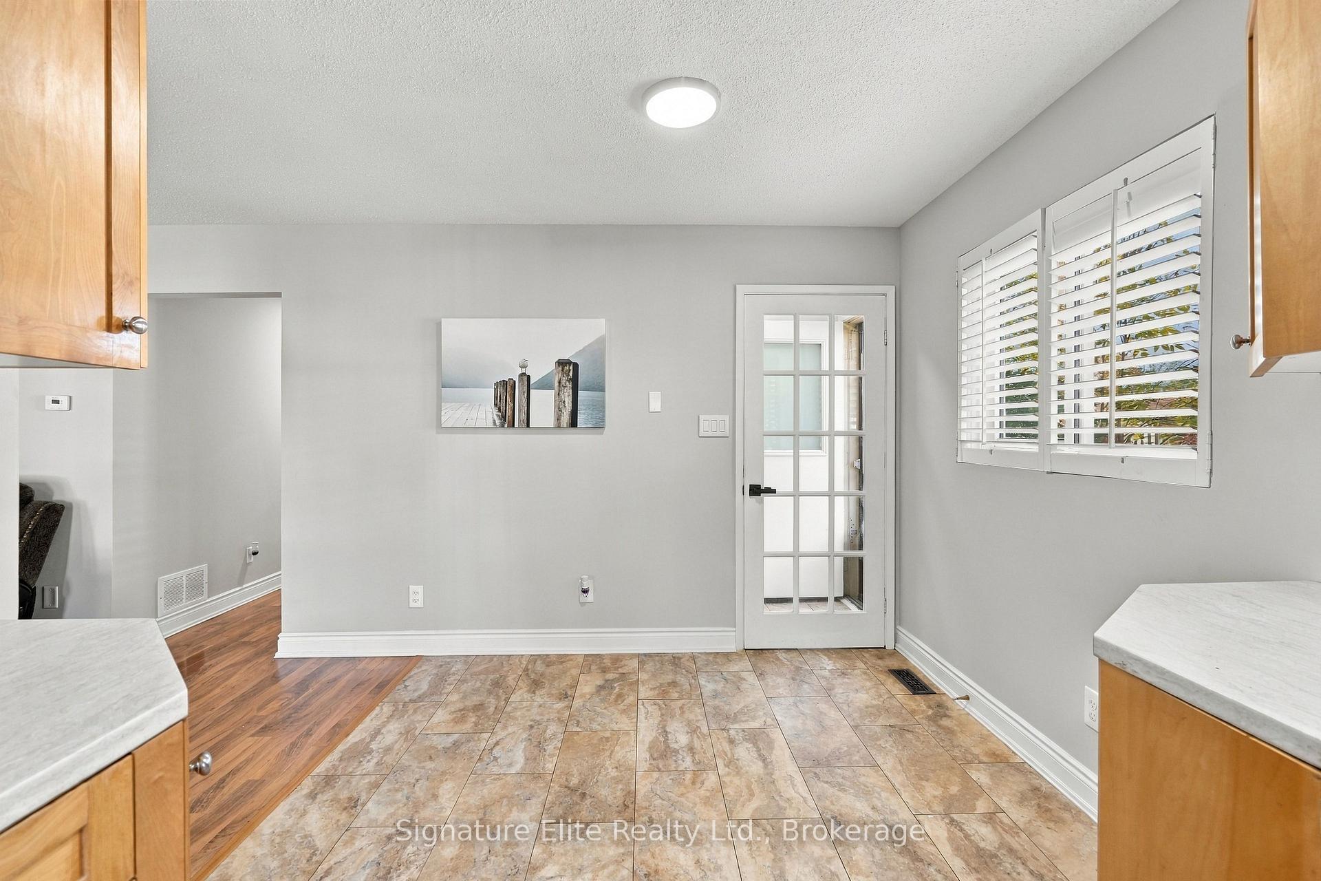 Photo 17 of 44 Bronte Crescent, Barrie, Letitia Heights — HOMEH