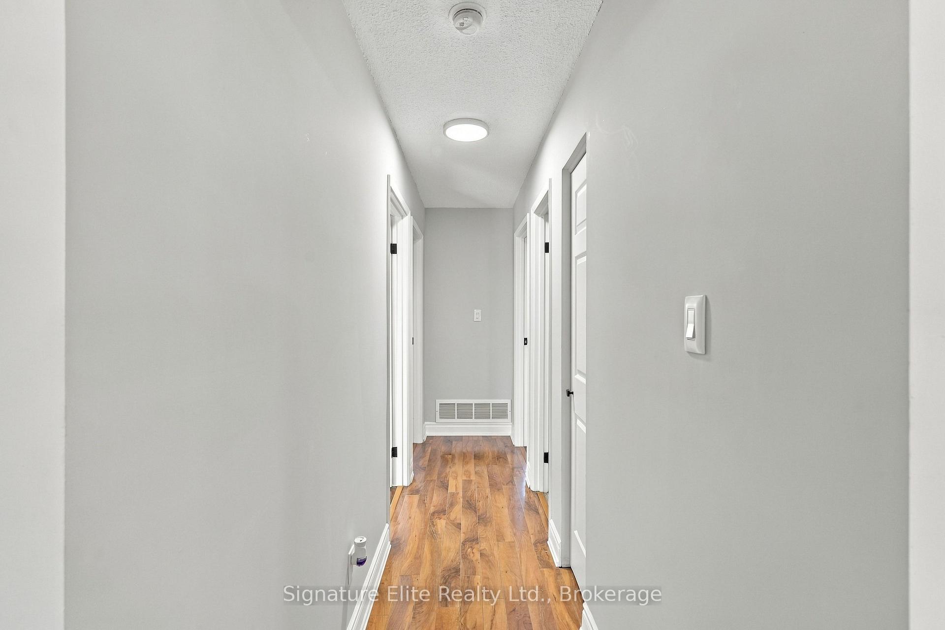 Photo 19 of 44 Bronte Crescent, Barrie, Letitia Heights — HOMEH