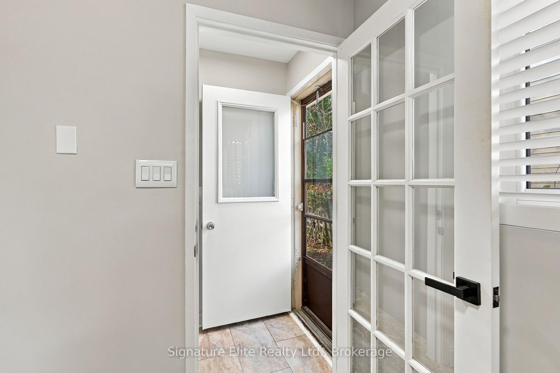 Photo 31 of 44 Bronte Crescent, Barrie, Letitia Heights — HOMEH