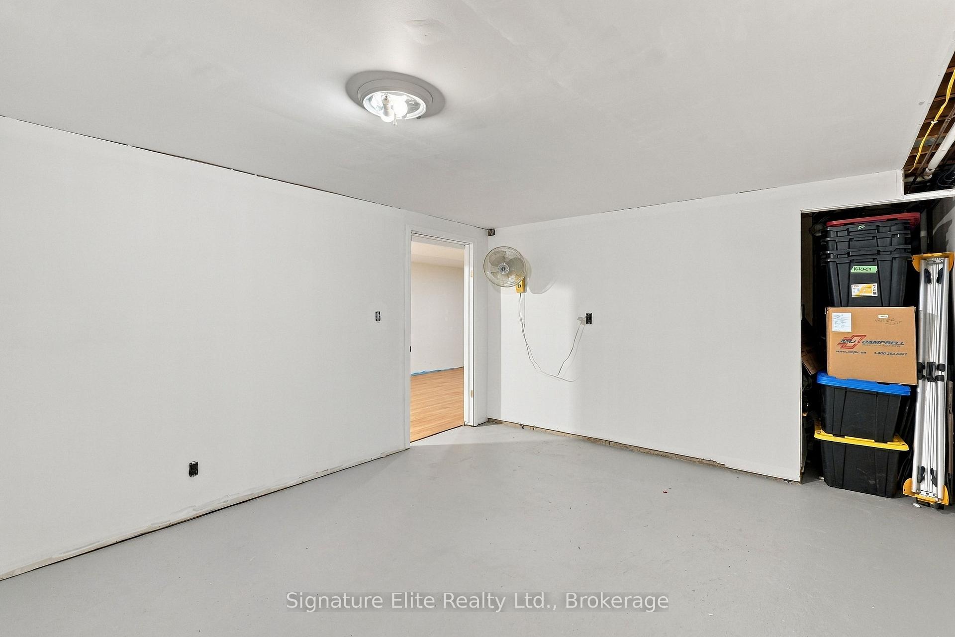 Photo 38 of 44 Bronte Crescent, Barrie, Letitia Heights — HOMEH