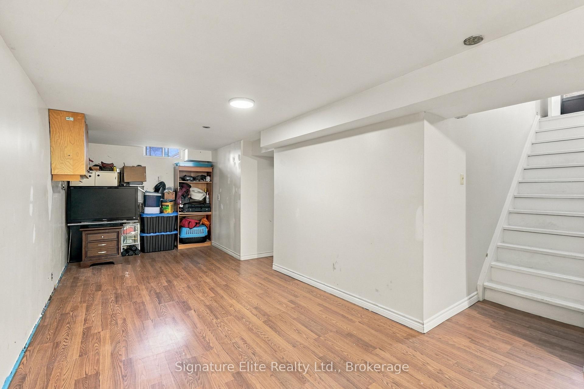 Photo 39 of 44 Bronte Crescent, Barrie, Letitia Heights — HOMEH