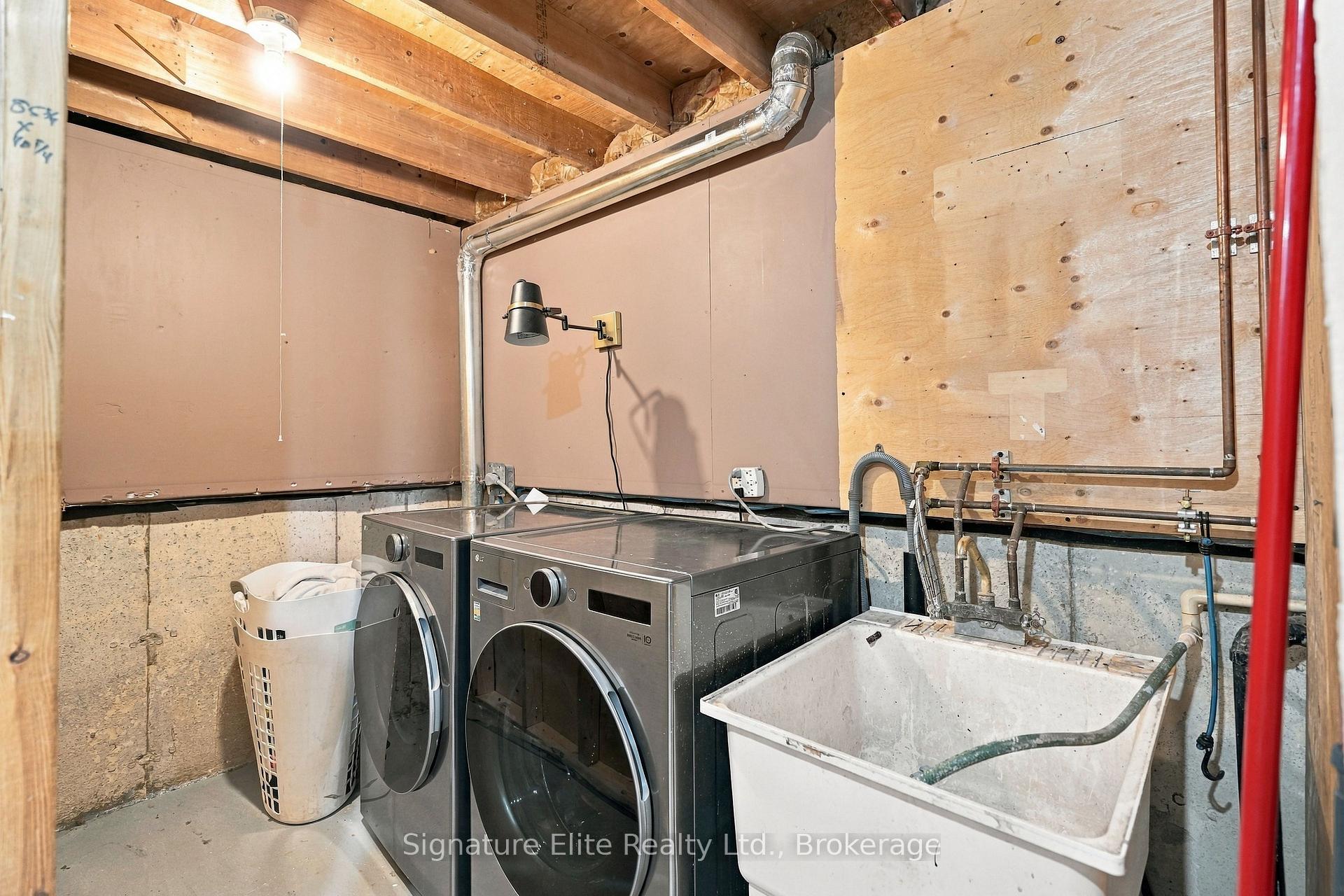 Photo 41 of 44 Bronte Crescent, Barrie, Letitia Heights — HOMEH