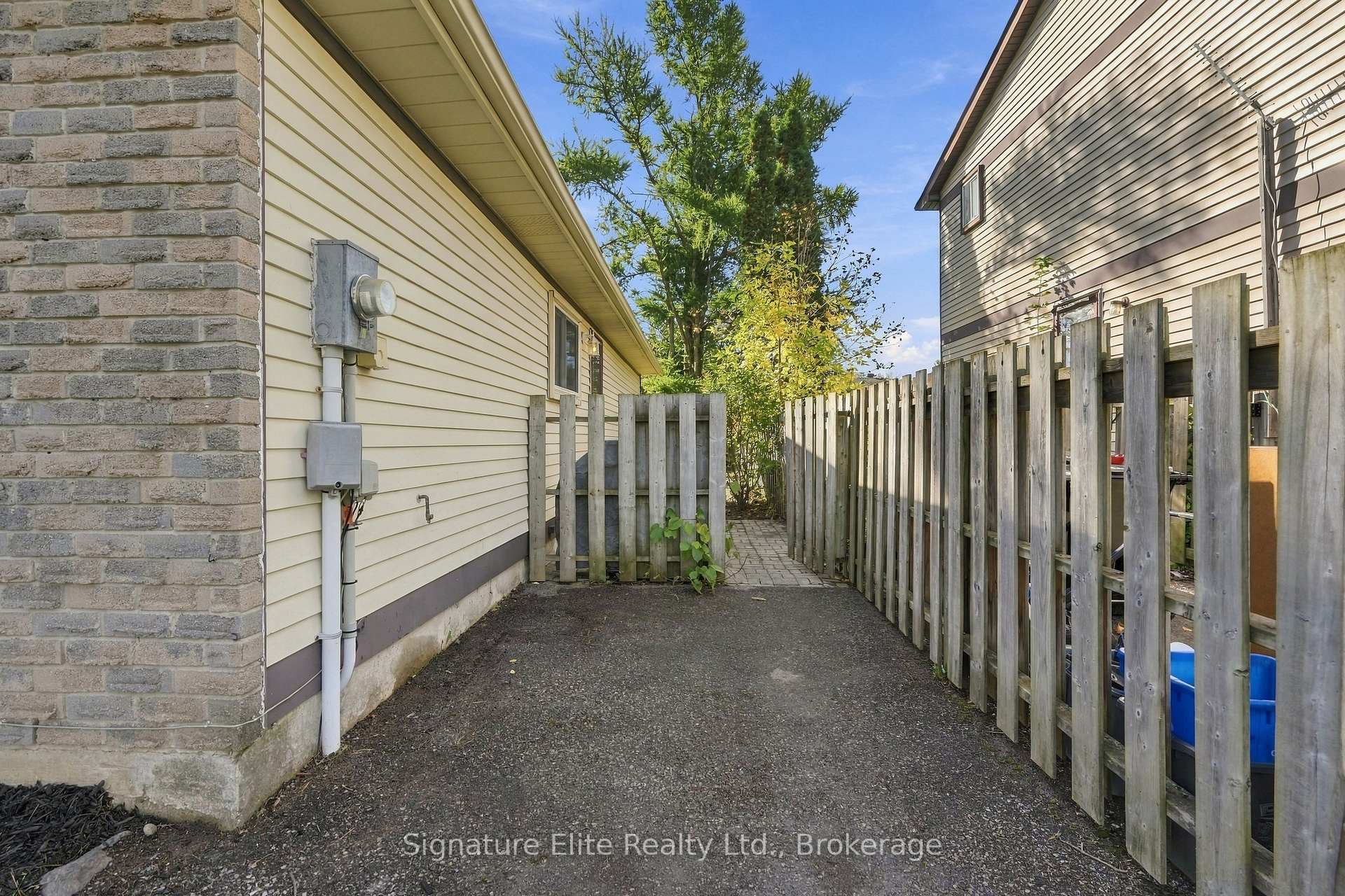 Photo 44 of 44 Bronte Crescent, Barrie, Letitia Heights — HOMEH