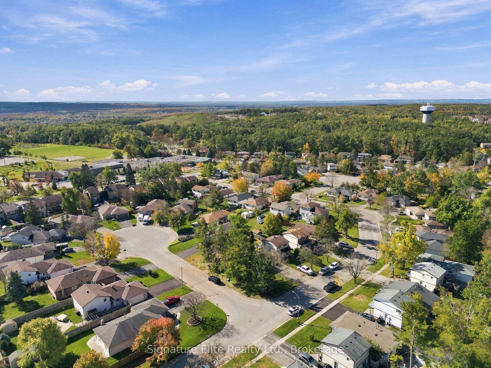 Photo 49 of 44 Bronte Crescent, Barrie, Letitia Heights — HOMEH
