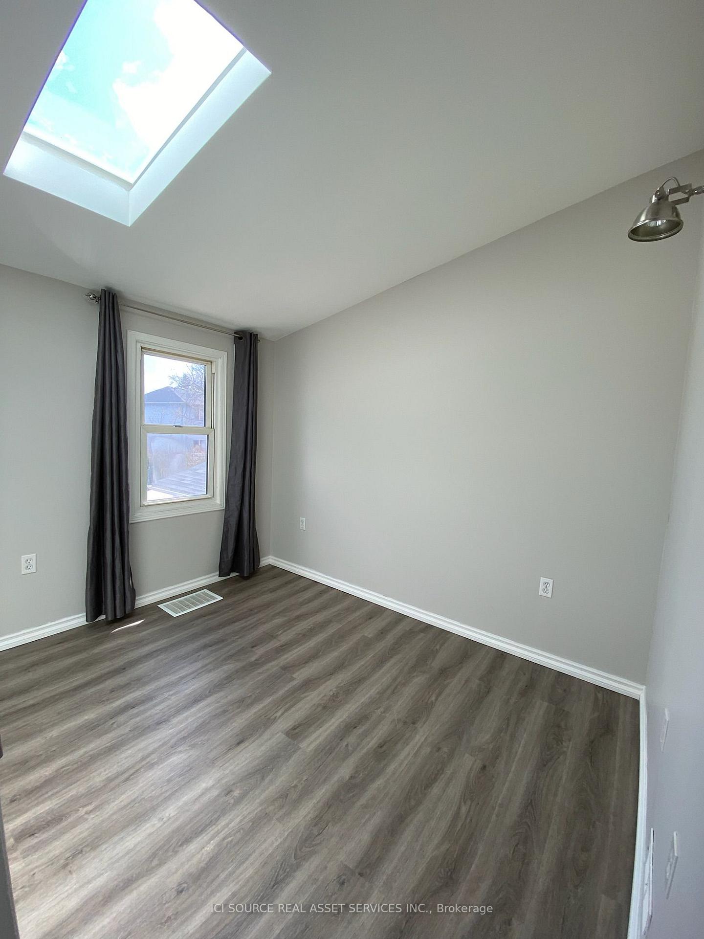 Photo 5 of 736 Tate Avenue, Hamilton, Parkview — HOMEH