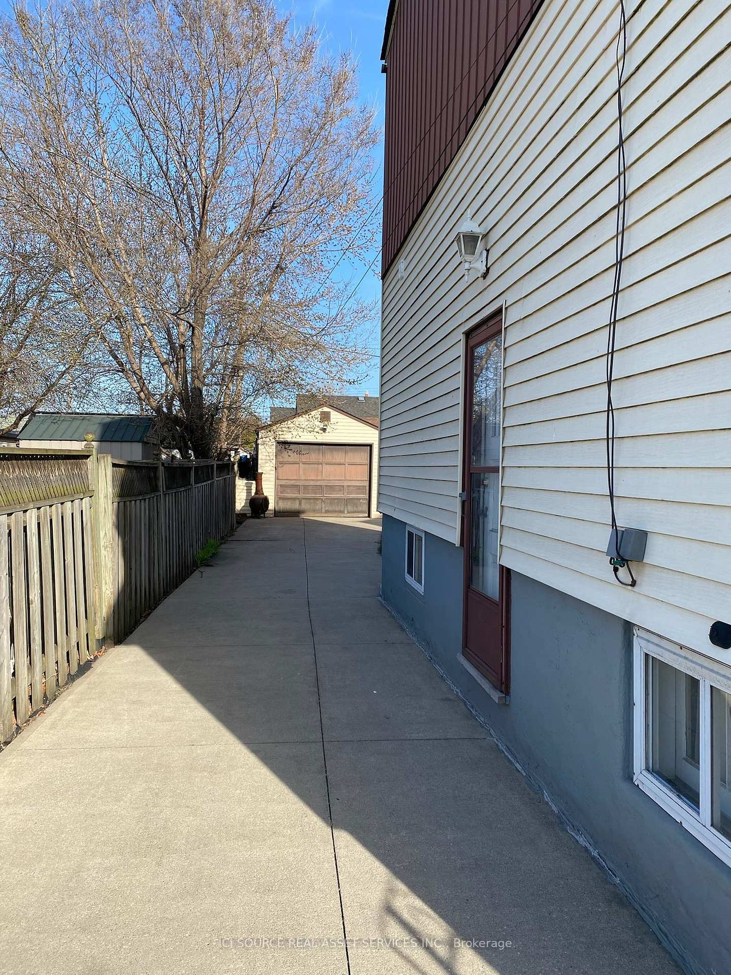 Photo 8 of 736 Tate Avenue, Hamilton, Parkview — HOMEH