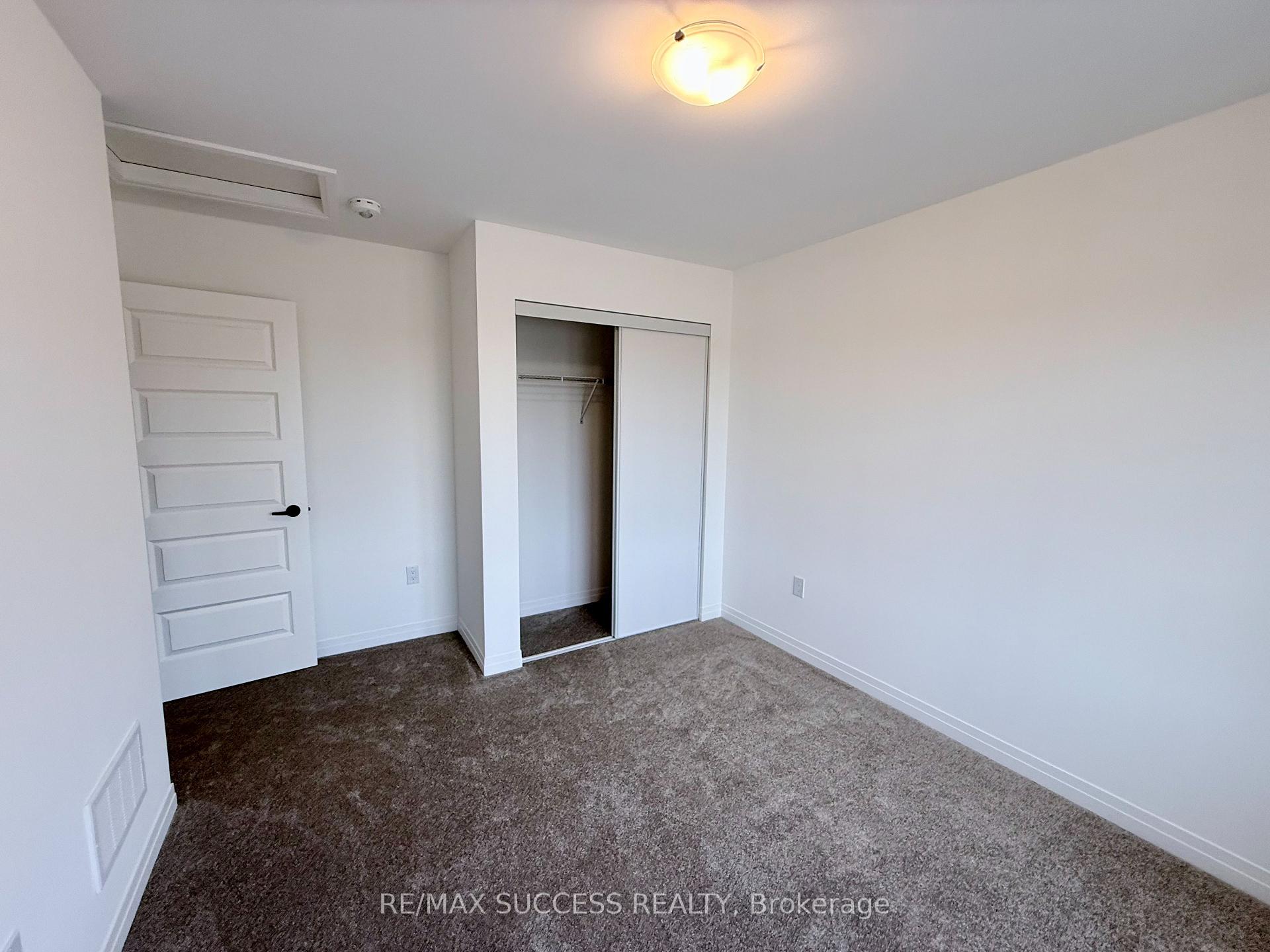 Photo 8 of 93 Flan Boulevard, Barrie, Rural Barrie Southeast — HOMEH