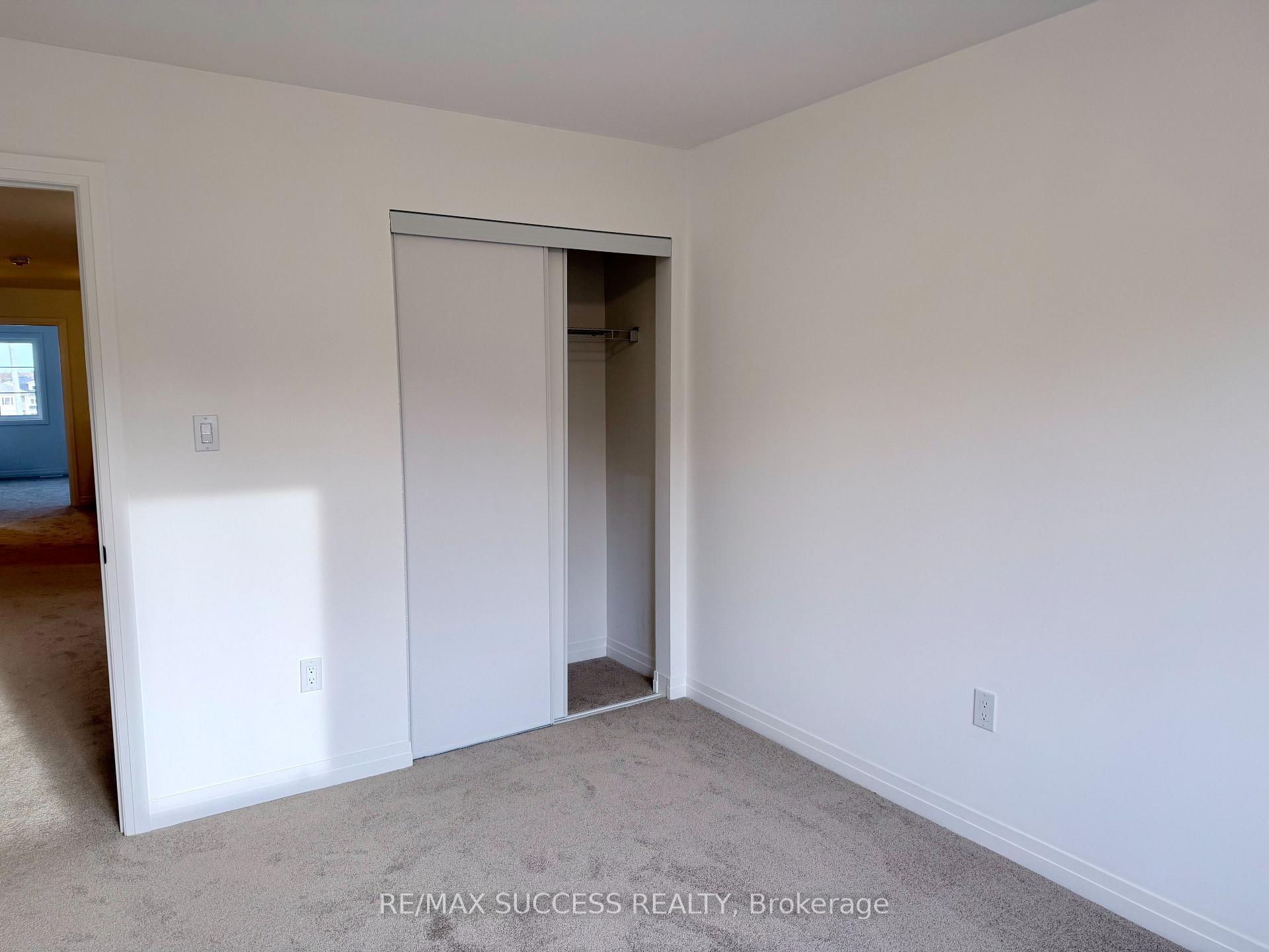 Photo 13 of 93 Flan Boulevard, Barrie, Rural Barrie Southeast — HOMEH