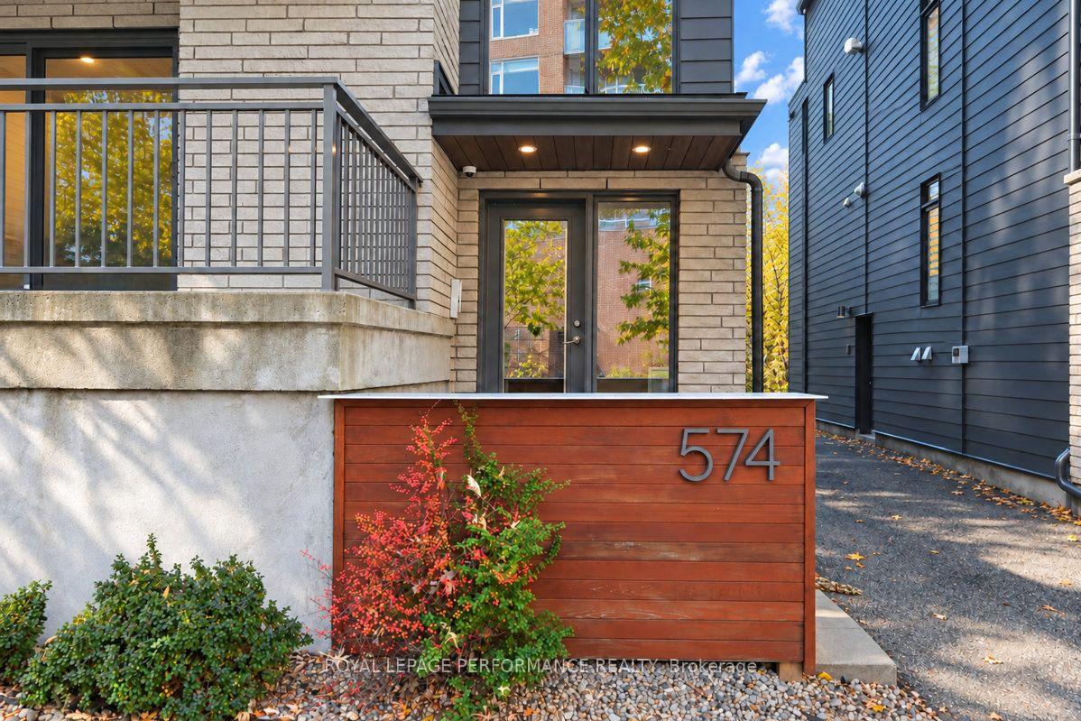Photo of 574 Byron Avenue