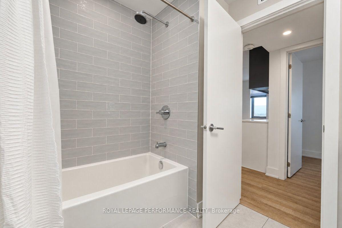 Photo 17 of 574 Byron Avenue, Ottawa, McKellar/Highland — HOMEH