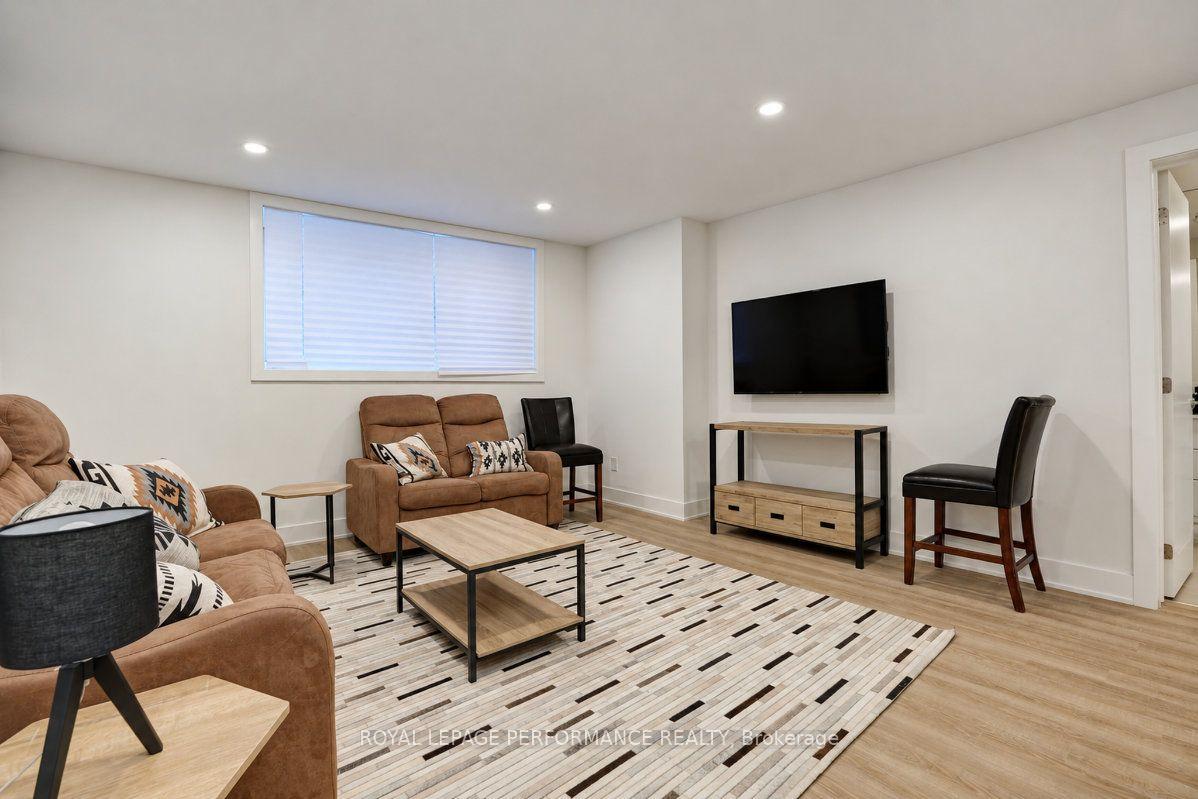 Photo 32 of 574 Byron Avenue, Ottawa, McKellar/Highland — HOMEH