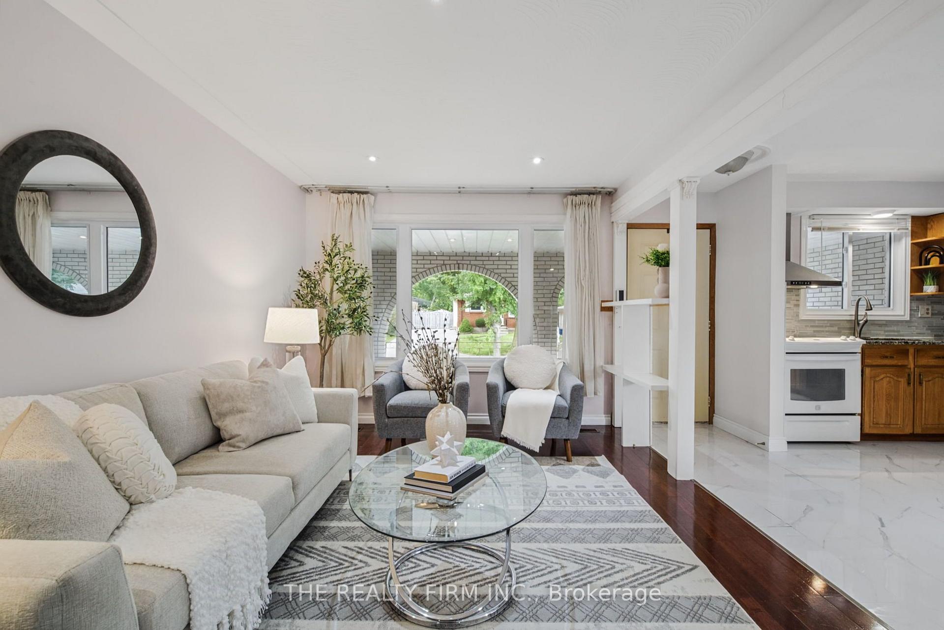 Photo 5 of 52 Barrett Crescent, London, South Y — HOMEH