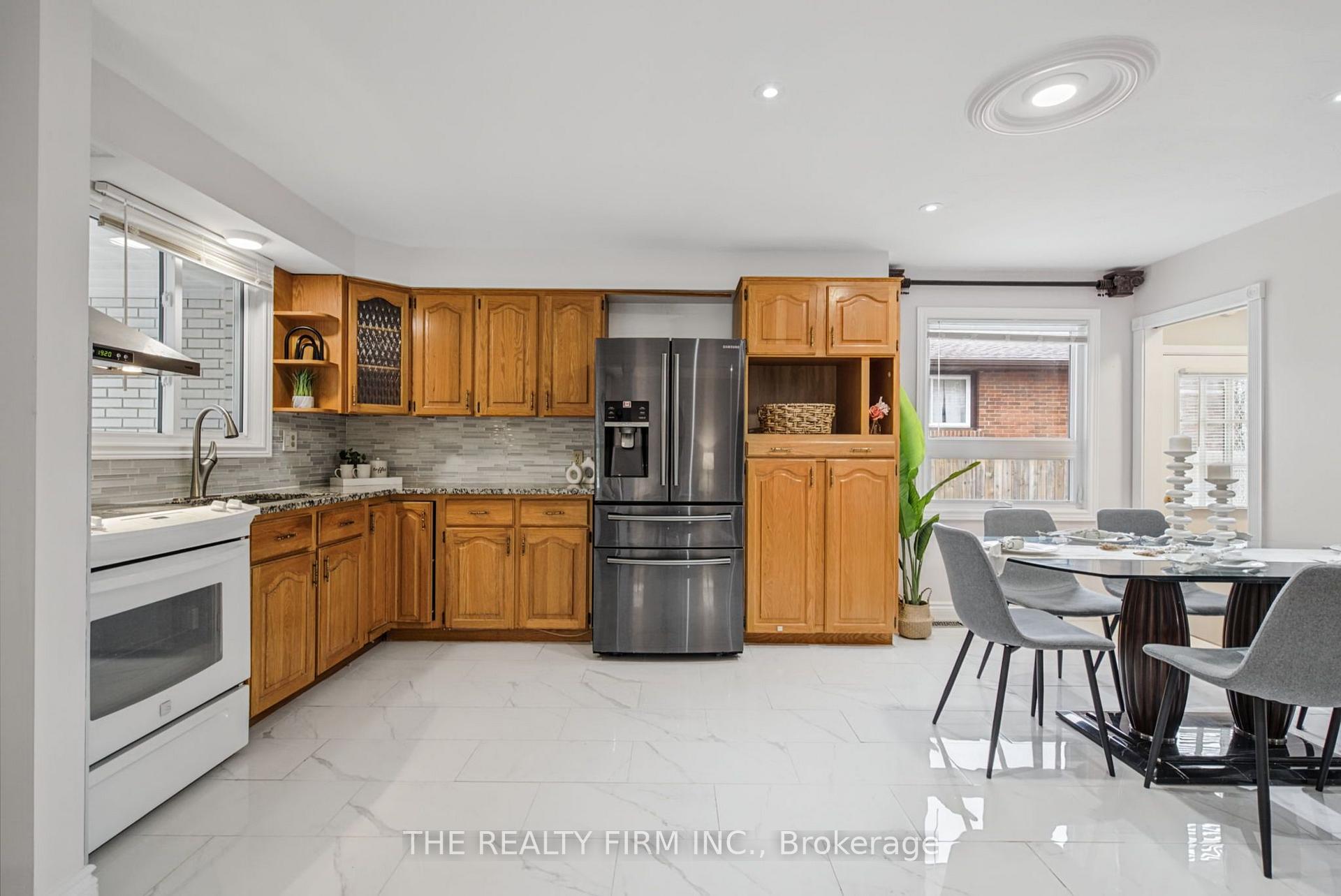 Photo 6 of 52 Barrett Crescent, London, South Y — HOMEH