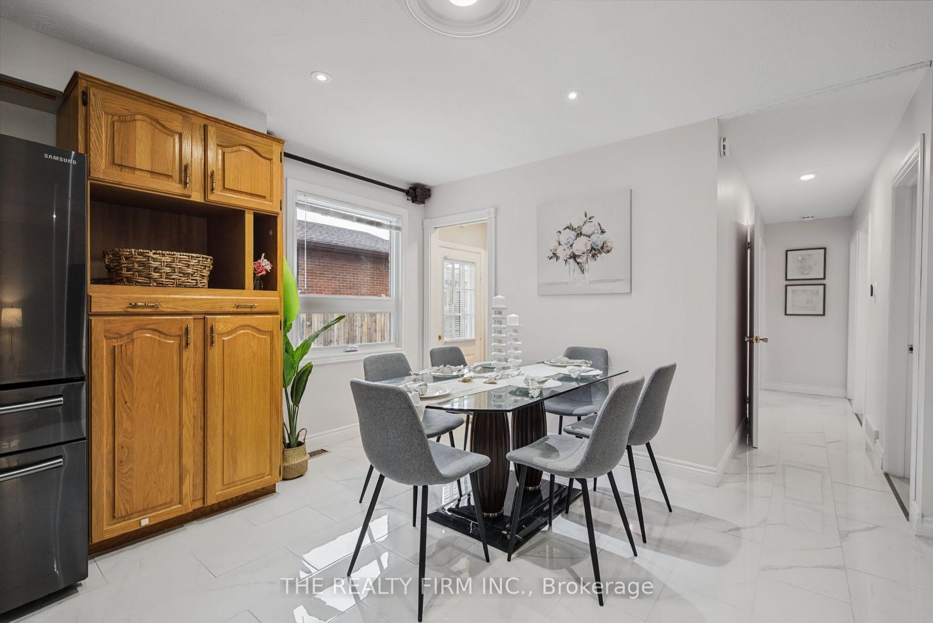 Photo 9 of 52 Barrett Crescent, London, South Y — HOMEH