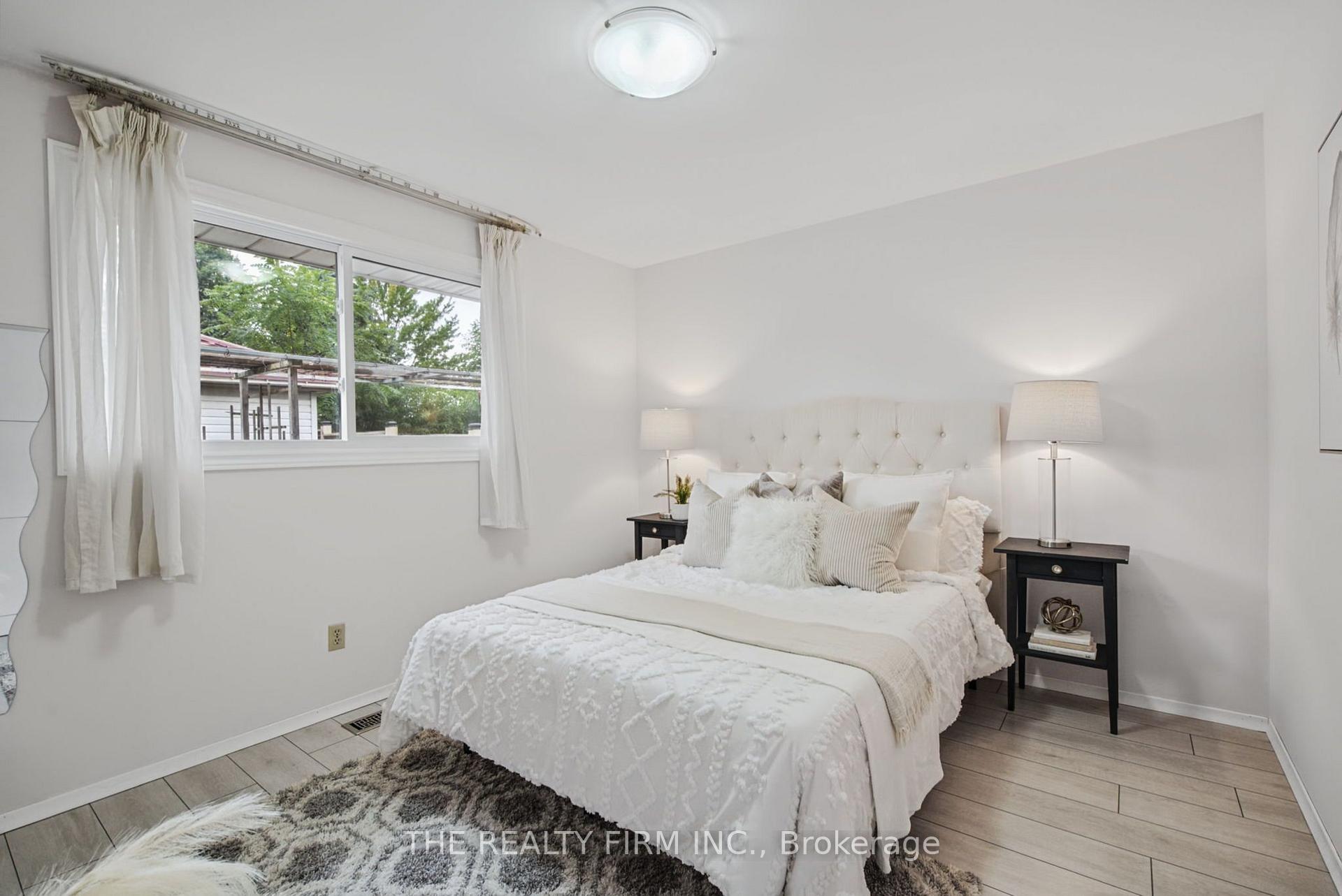 Photo 10 of 52 Barrett Crescent, London, South Y — HOMEH