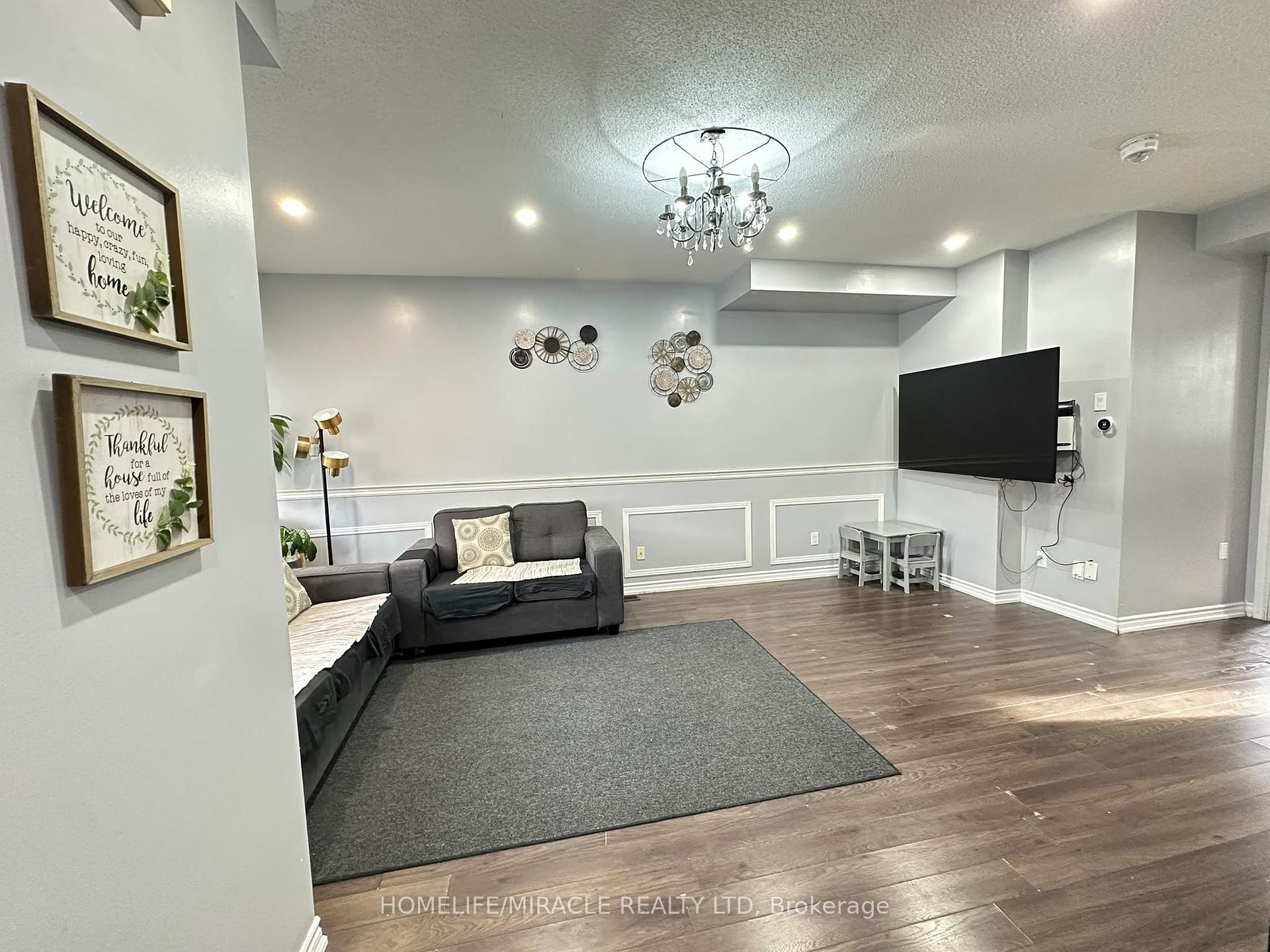 Photo 10 of 22 Hobart Gardens, Brampton, Heart Lake East — HOMEH