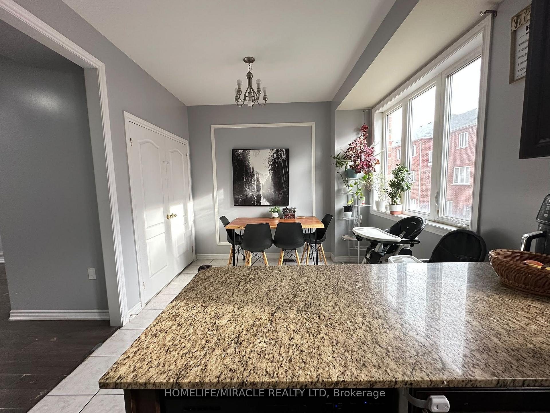 Photo 13 of 22 Hobart Gardens, Brampton, Heart Lake East — HOMEH
