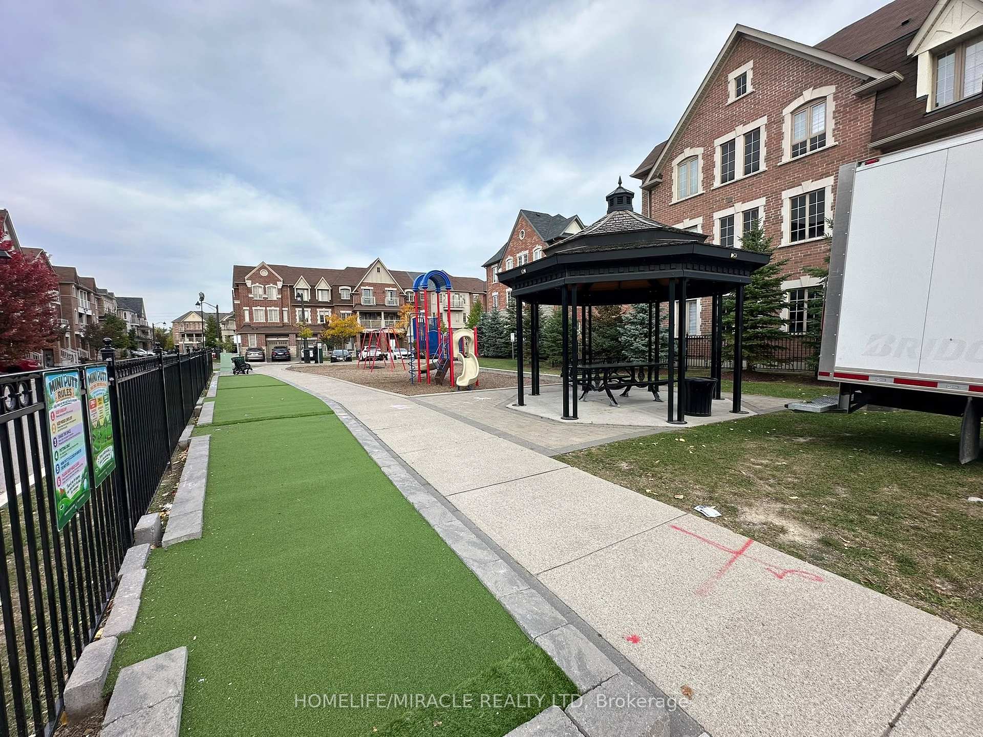 Photo 26 of 22 Hobart Gardens, Brampton, Heart Lake East — HOMEH