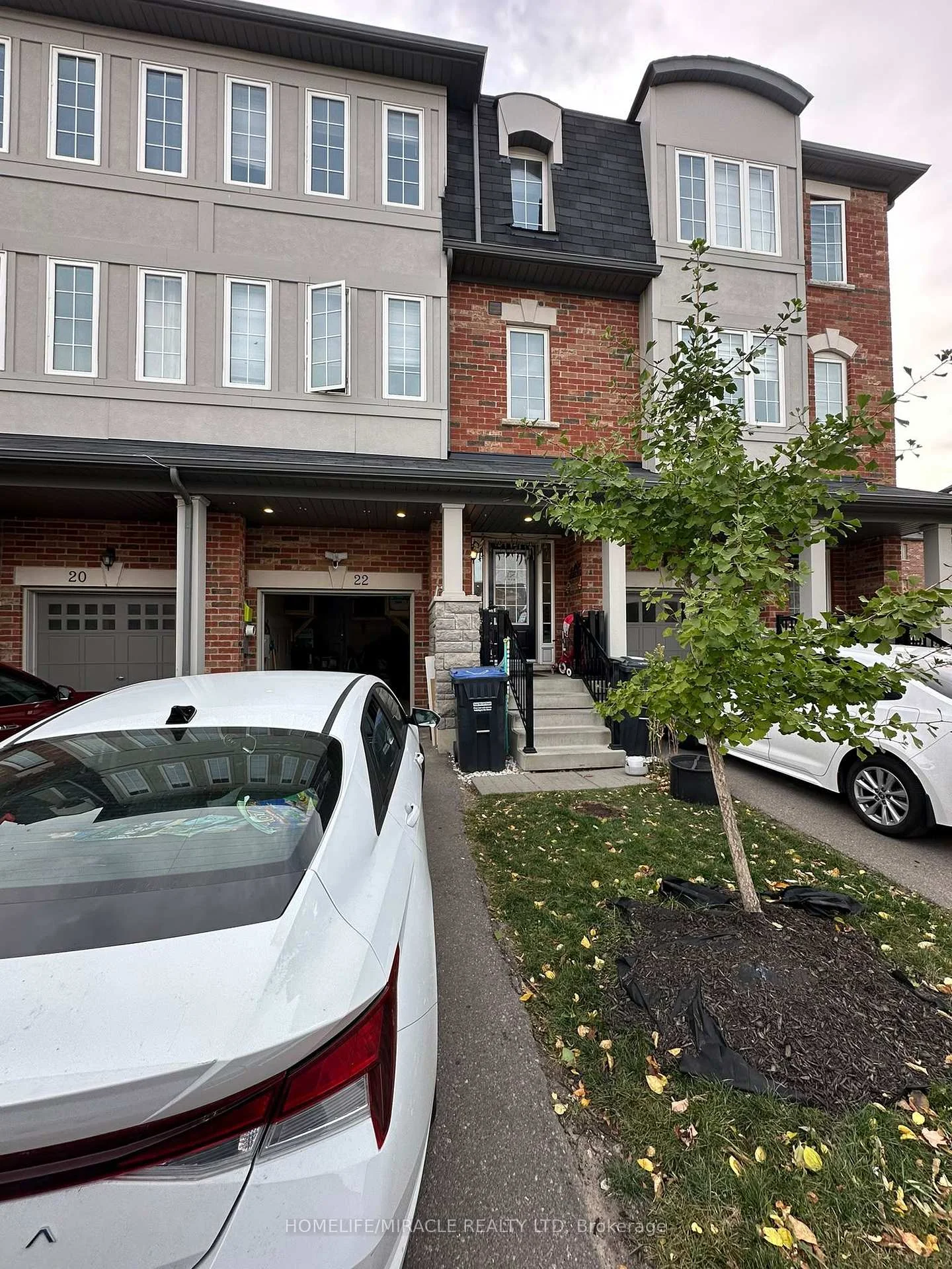 Photo 6 of 22 Hobart Gardens, Brampton, Heart Lake East — HOMEH