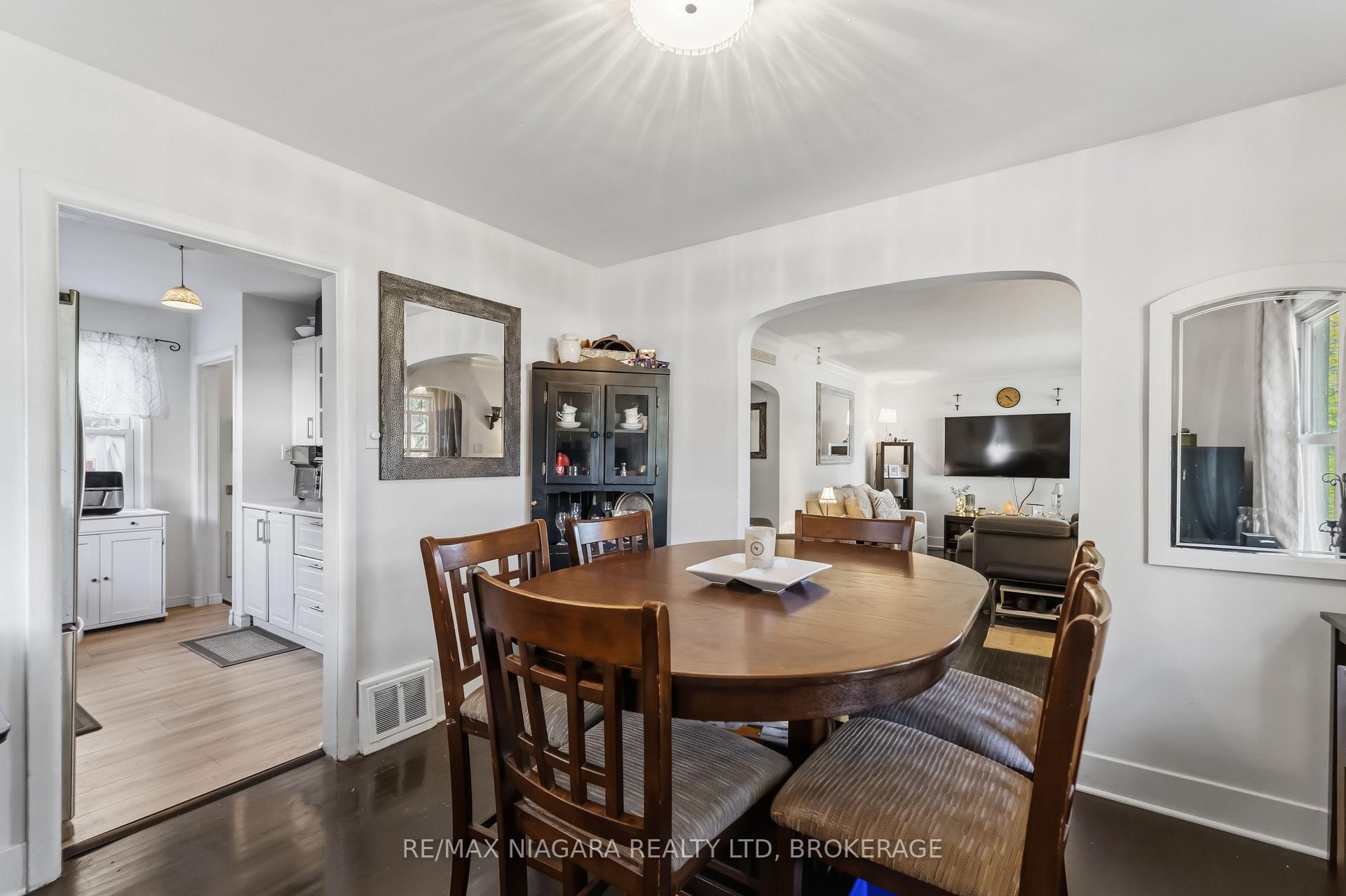 Photo 10 of 4 Walker Avenue, St. Catharines, Vine/Linwell — HOMEH