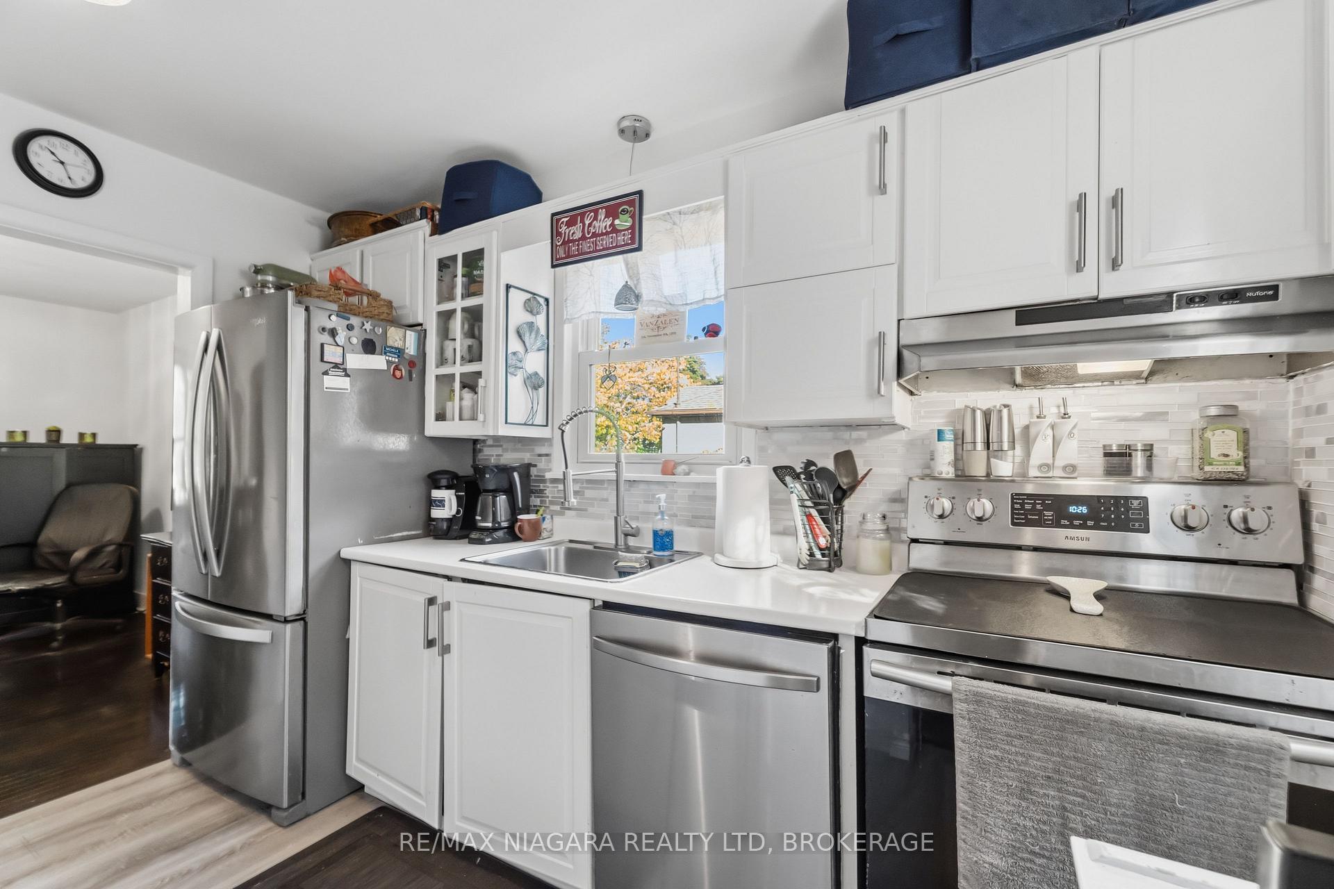 Photo 14 of 4 Walker Avenue, St. Catharines, Vine/Linwell — HOMEH