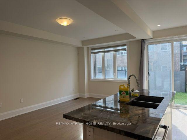 Photo 5 of 88 Tempel Street, Richmond Hill, Rural Richmond Hill — HOMEH