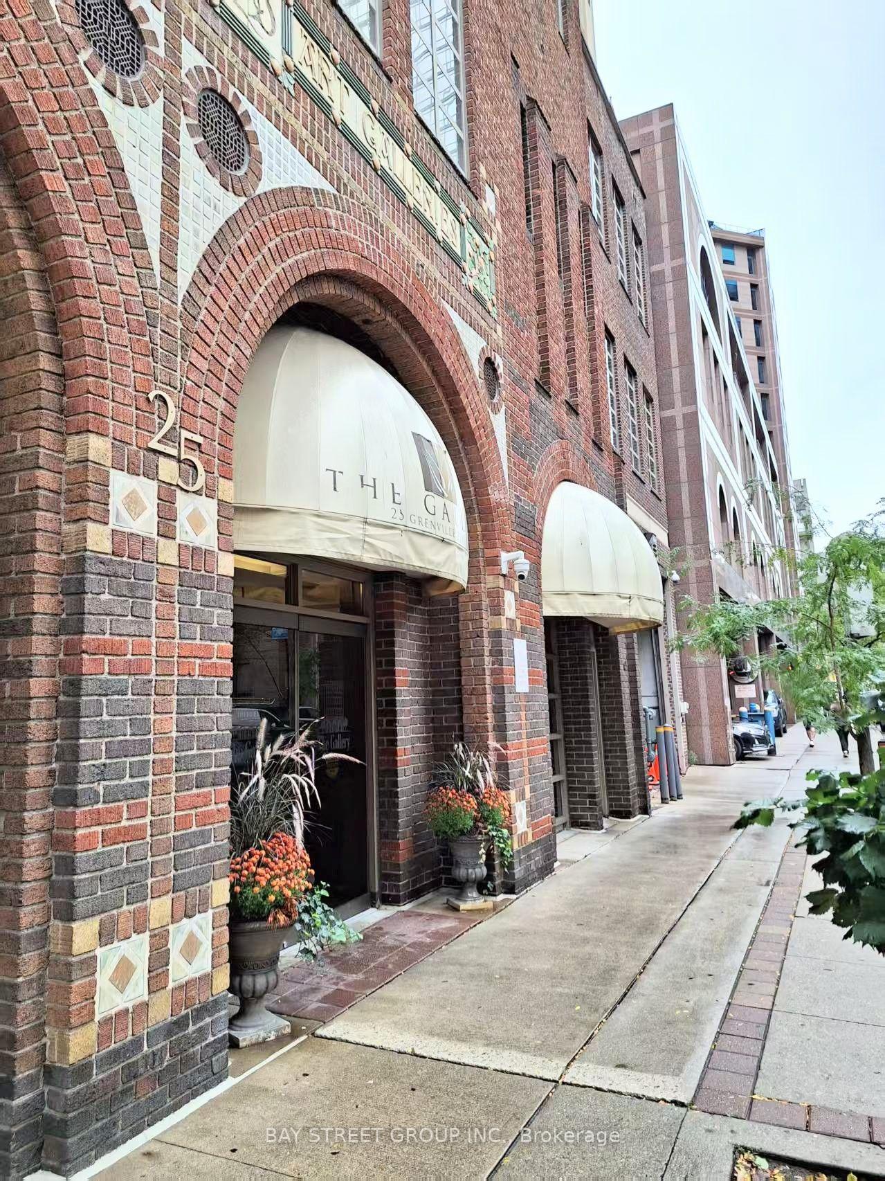 Photo 6 of 25 Grenville Street, Toronto, Bay Street Corridor — HOMEH