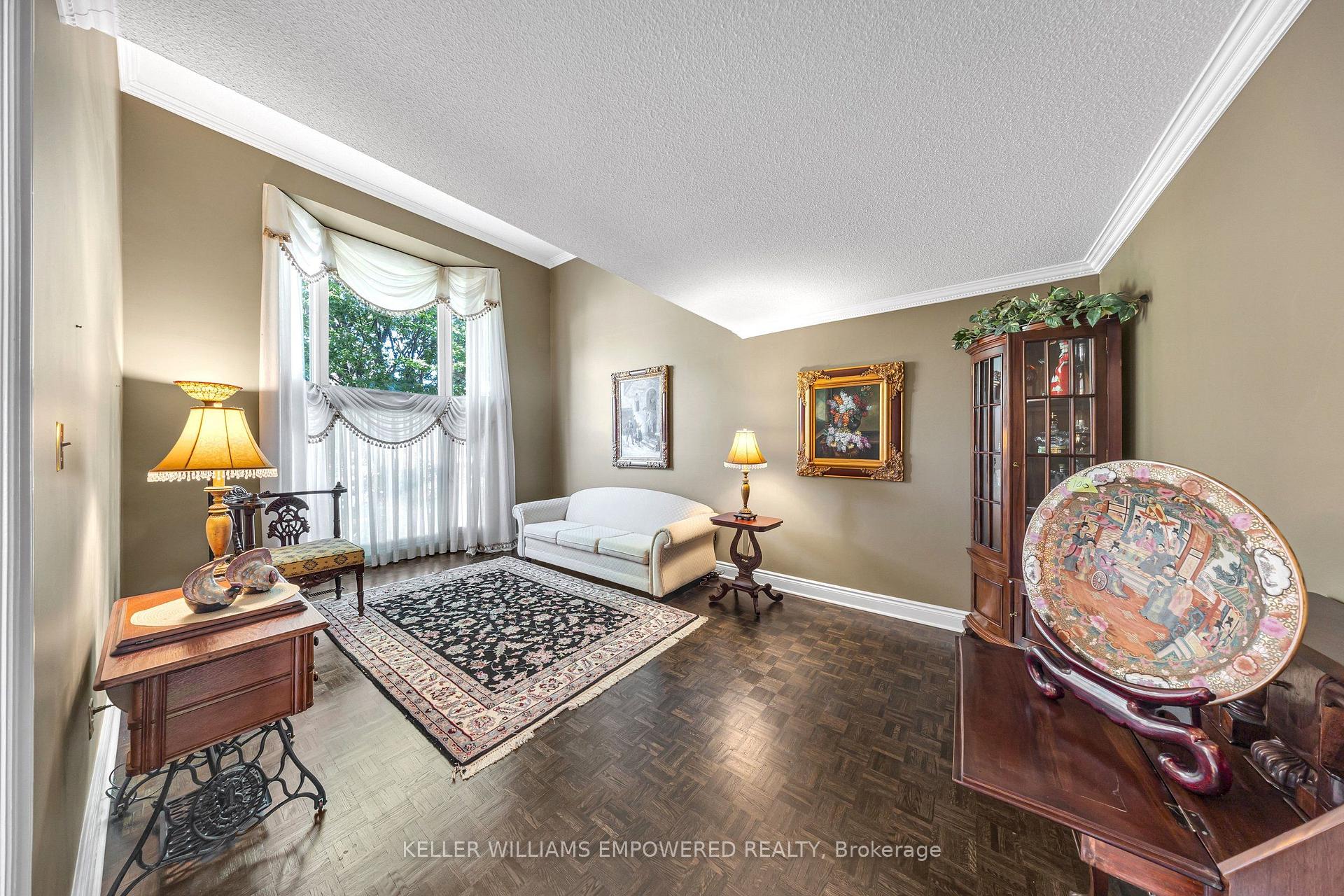 Photo 7 of 69 Galloway Drive, Vaughan, East Woodbridge — HOMEH