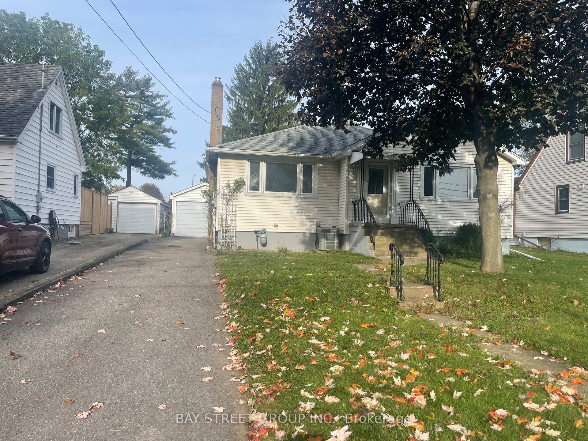 Photo 3 of 5137 Ontario Avenue, Niagara Falls, Downtown — HOMEH