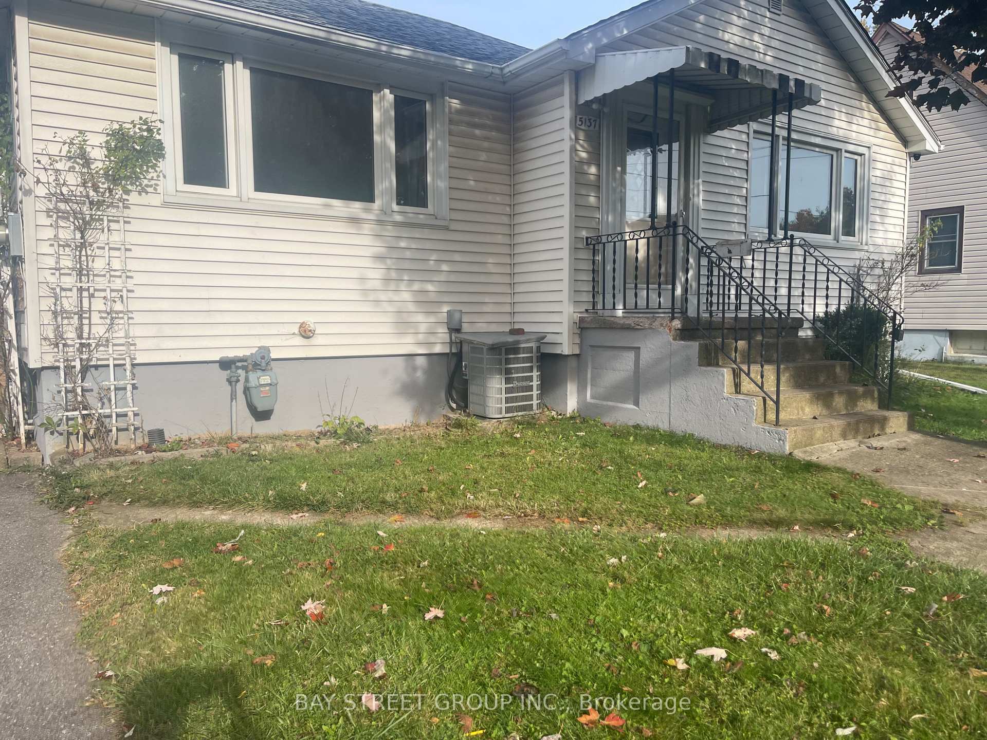 Photo 4 of 5137 Ontario Avenue, Niagara Falls, Downtown — HOMEH