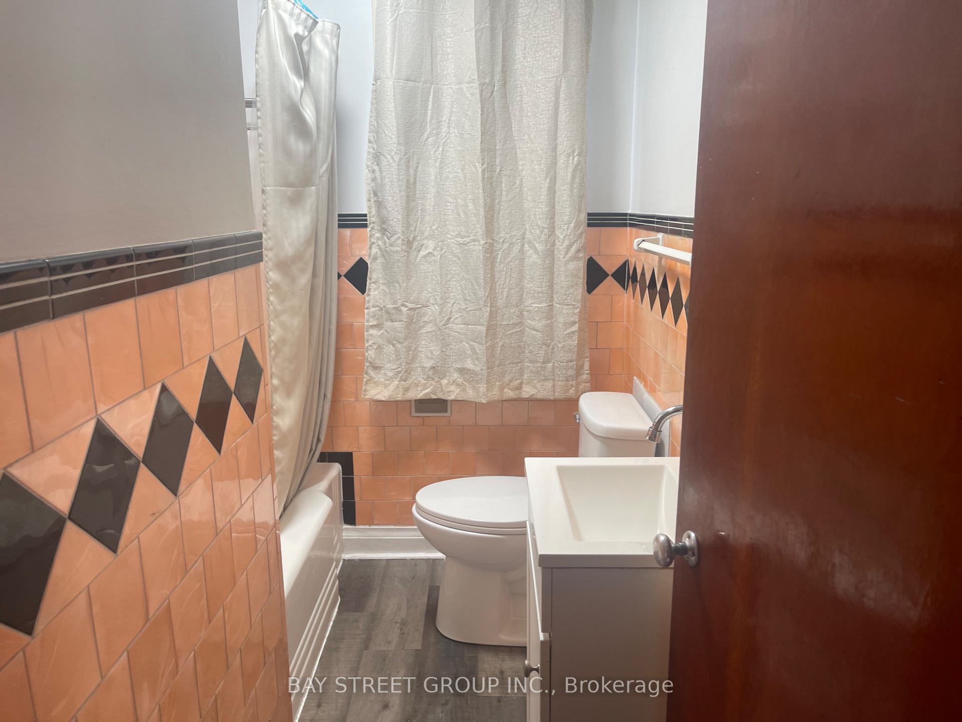 Photo 8 of 5137 Ontario Avenue, Niagara Falls, Downtown — HOMEH