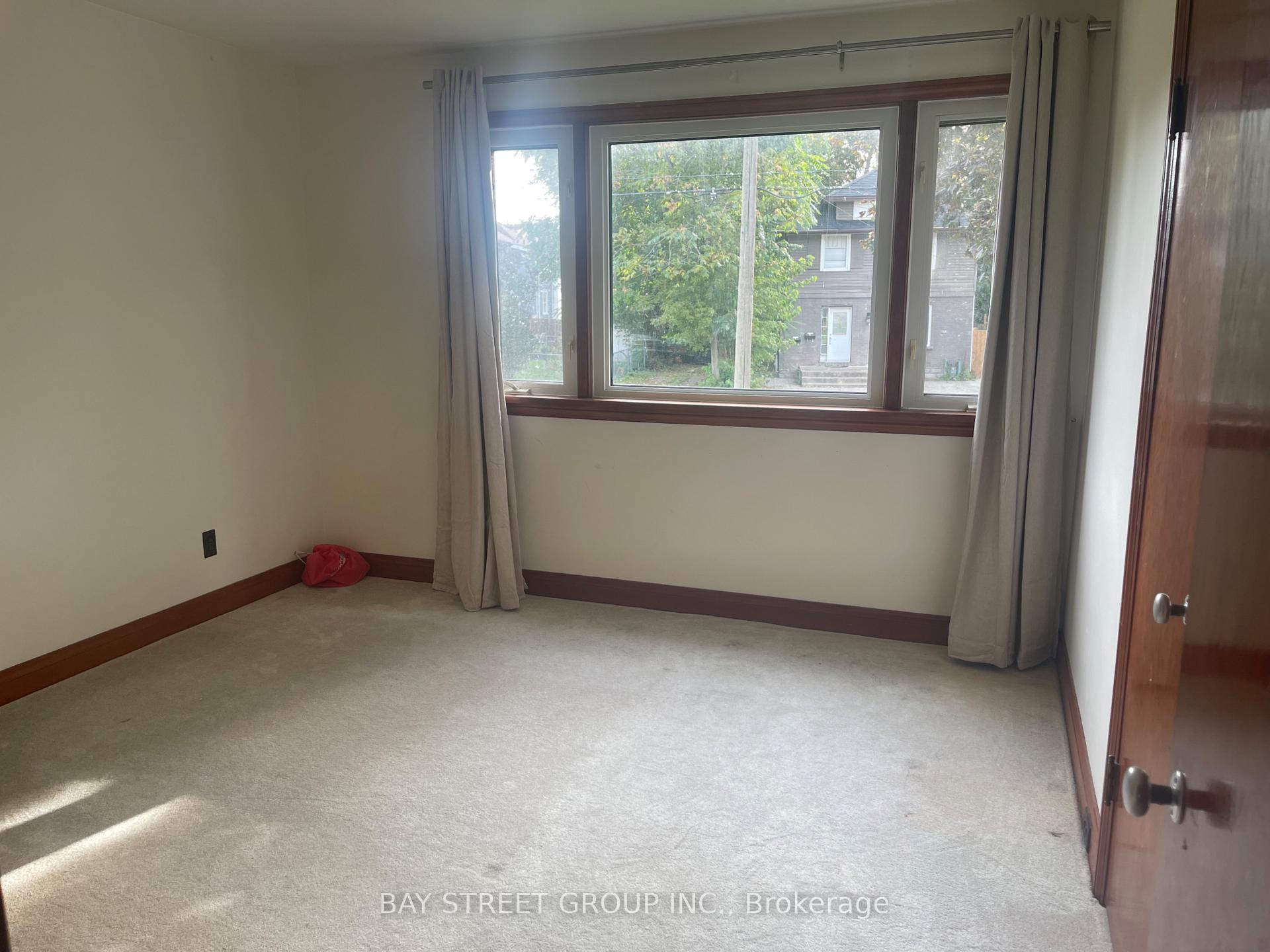 Photo 9 of 5137 Ontario Avenue, Niagara Falls, Downtown — HOMEH